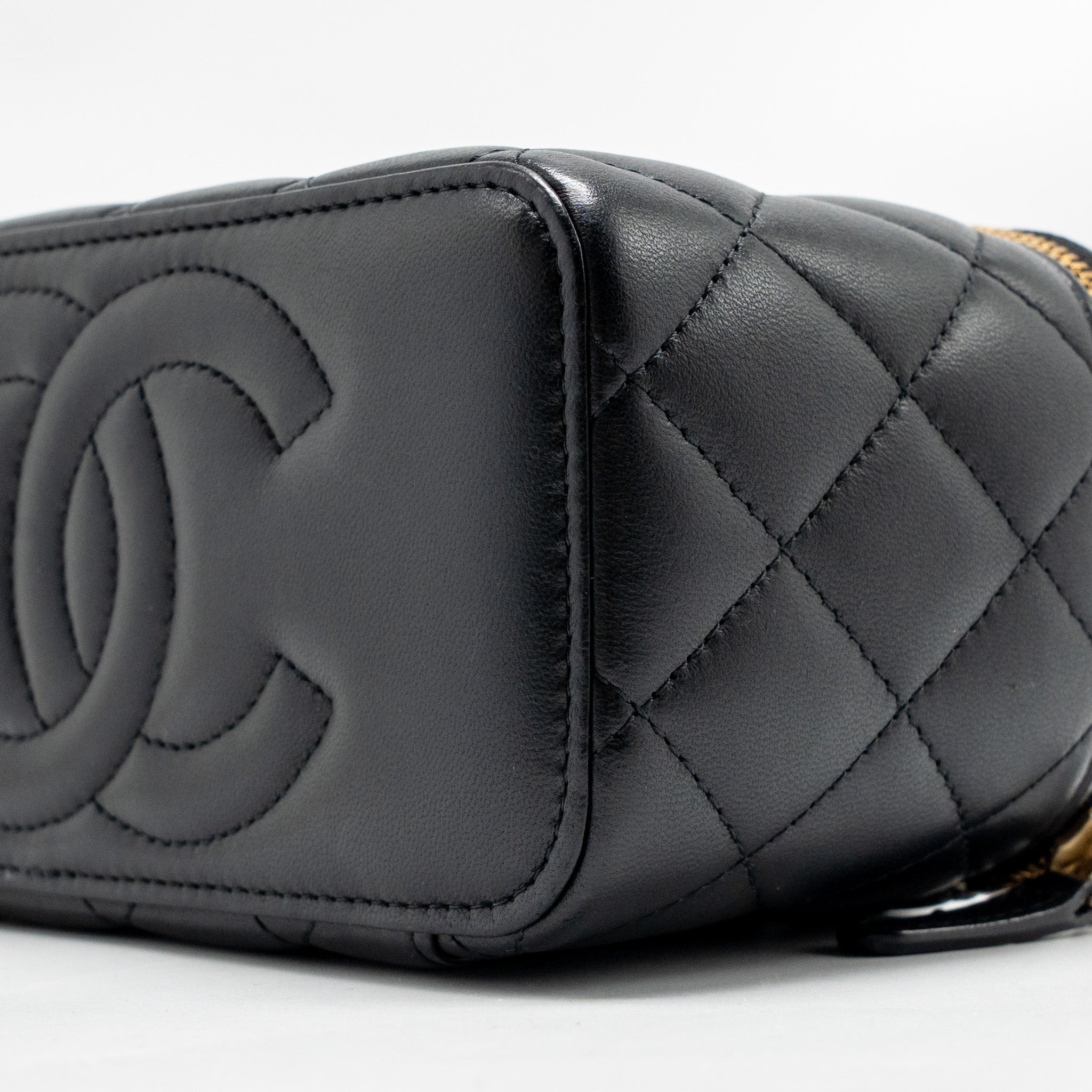 CHANEL LONG VANITY WITH COCO CHARM CHAIN LAMBSKIN BLACK GHW (MICROCHIP)