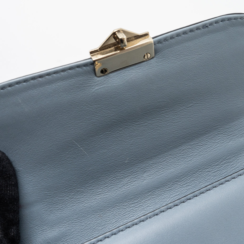 VALENTINO GARAVANI ROCKSTUD GLAM LOCK CHAIN BAG LEATHER LIGHT BLUE LGHW