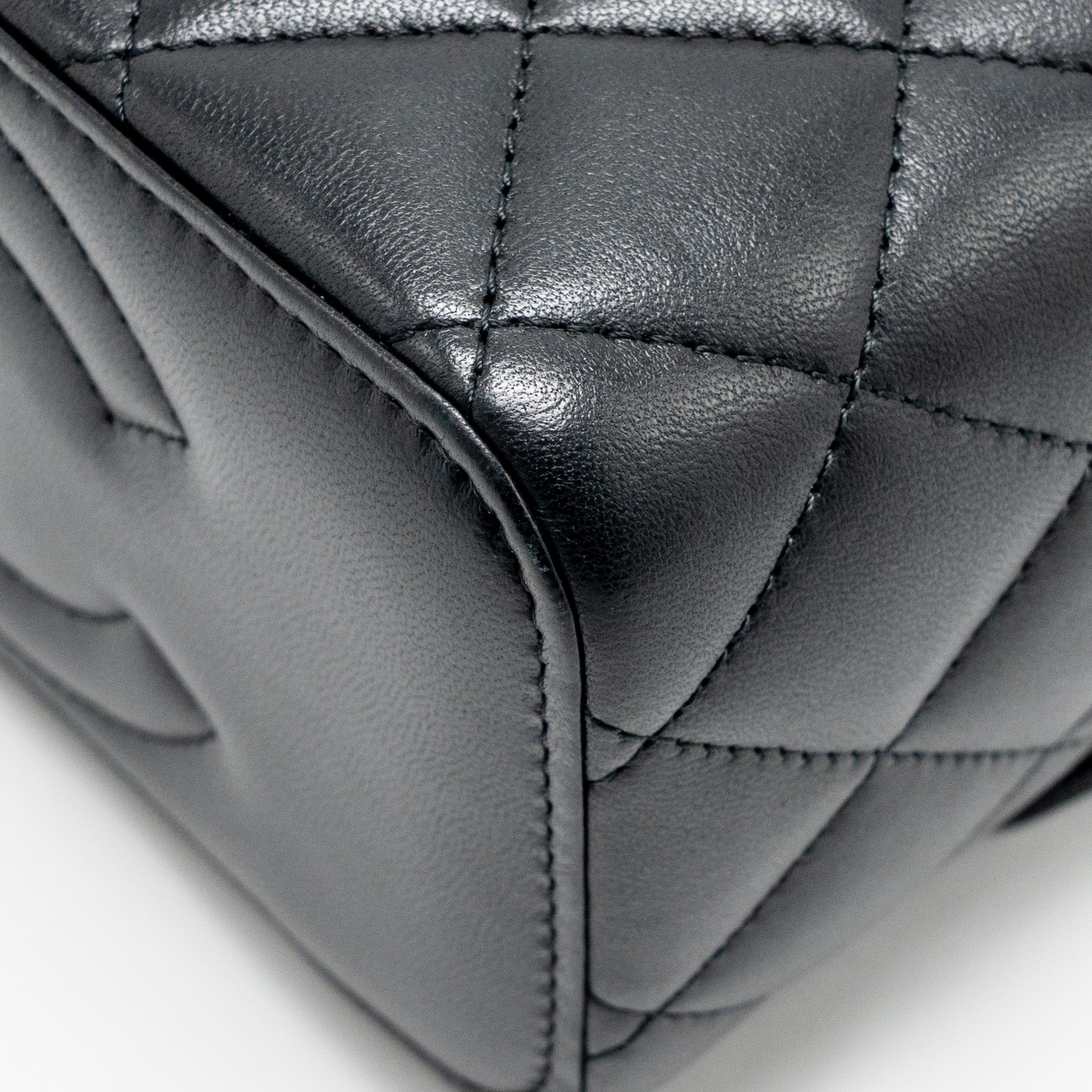 CHANEL LONG VANITY WITH COCO CHARM CHAIN LAMBSKIN BLACK GHW (MICROCHIP)