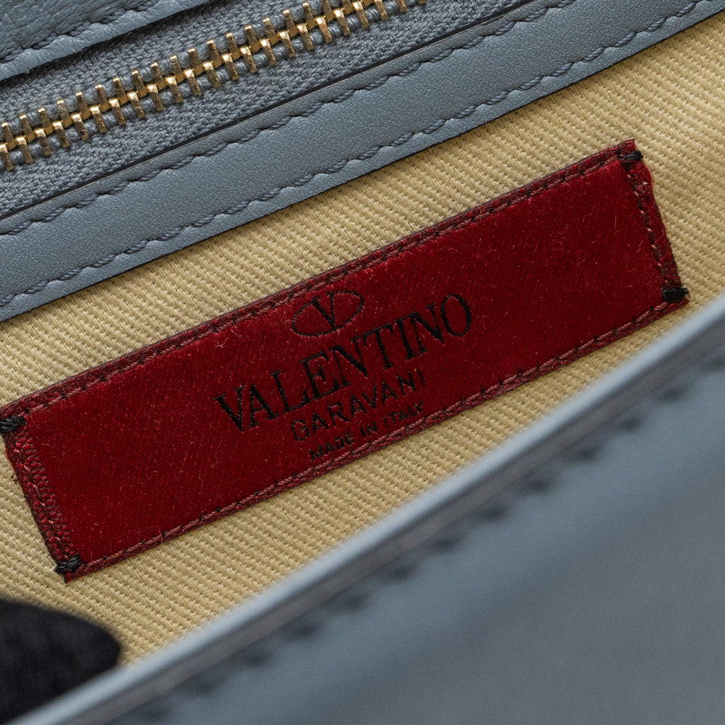 VALENTINO GARAVANI ROCKSTUD GLAM LOCK CHAIN BAG LEATHER LIGHT BLUE LGHW