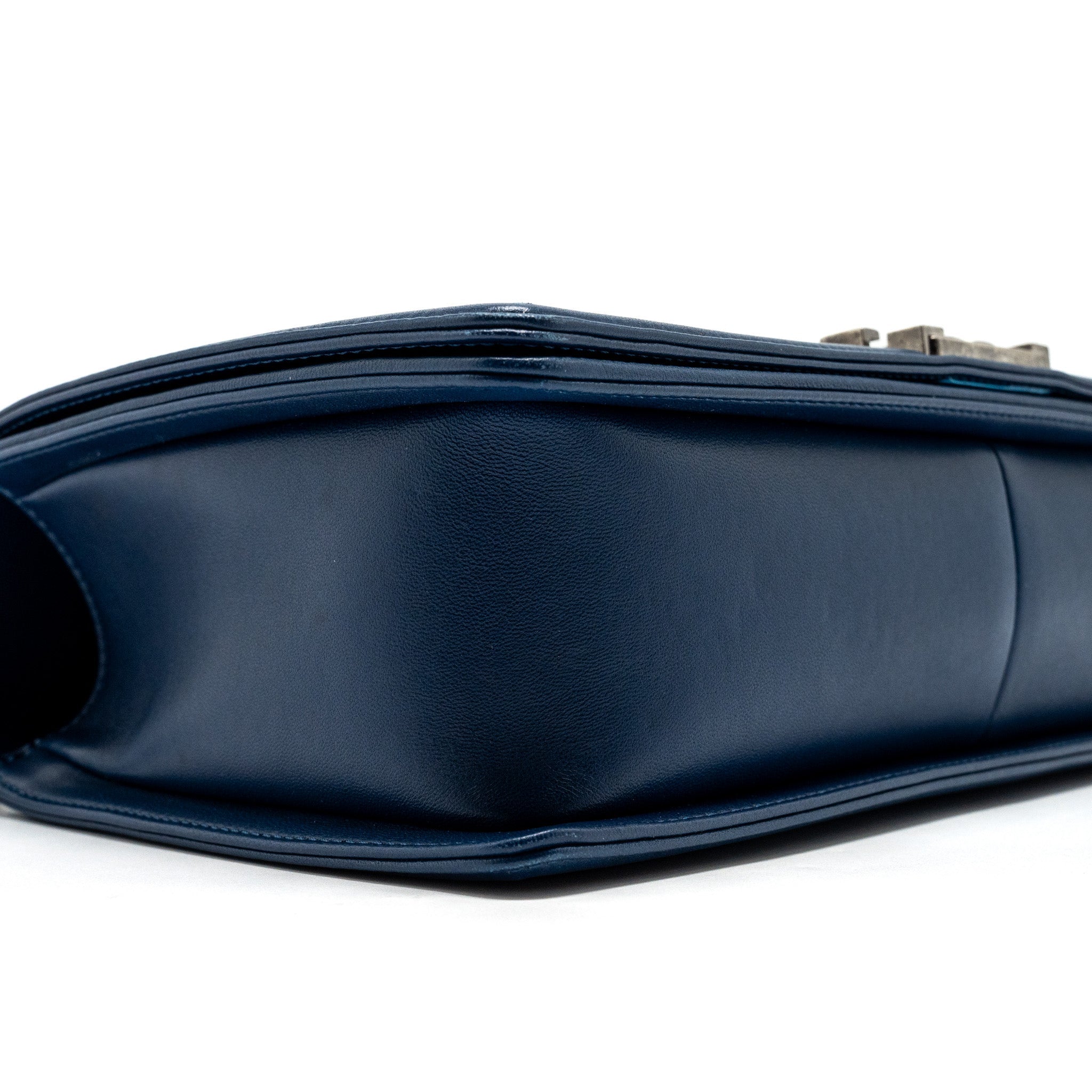 CHANEL NEW MEDIUM BOY BAG CHEVRON LAMBSKIN BLUE RUTHENIUM SHW