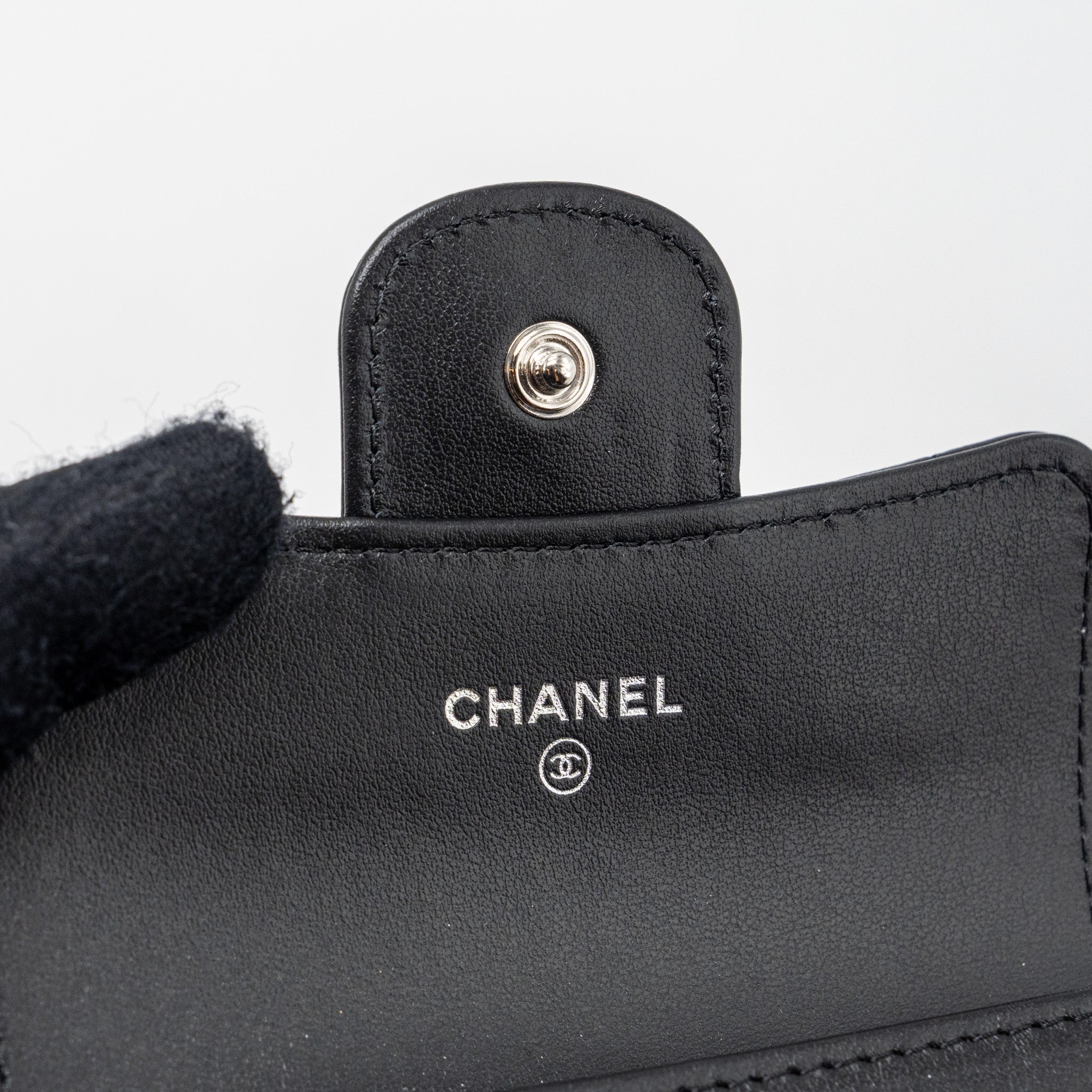 CHANEL 2.55 REISSUE FLAP CARD HOLDER AGED CALFSKIN BLACK SHW (MICROCHIP)