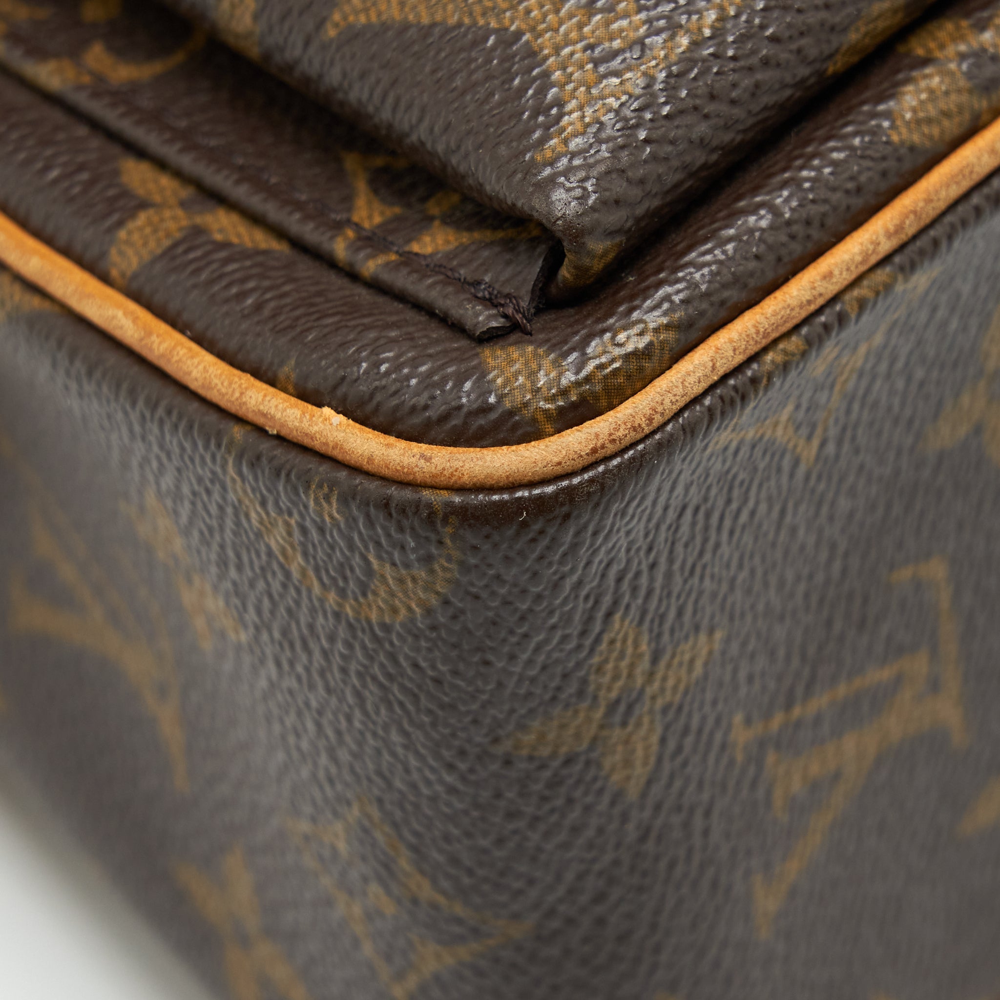 LOUIS VUITTON VINTAGE MONOGRAM SHOULDER BAG GHW