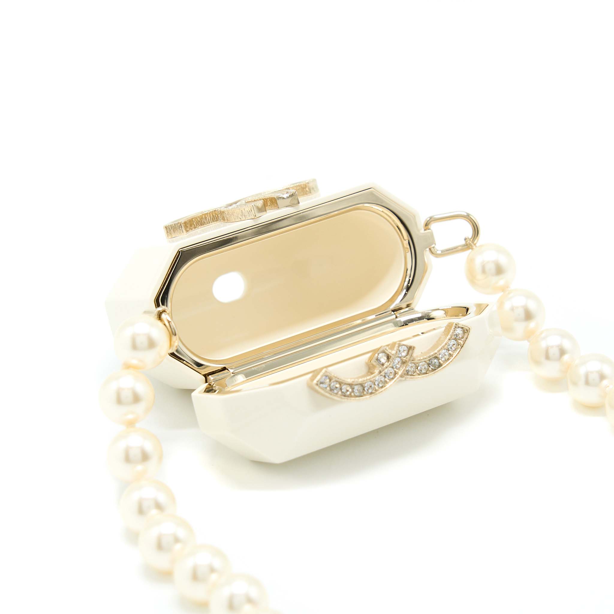CHANEL AIRPODS CASE WITH PEARL CHAIN WHITE LGHW