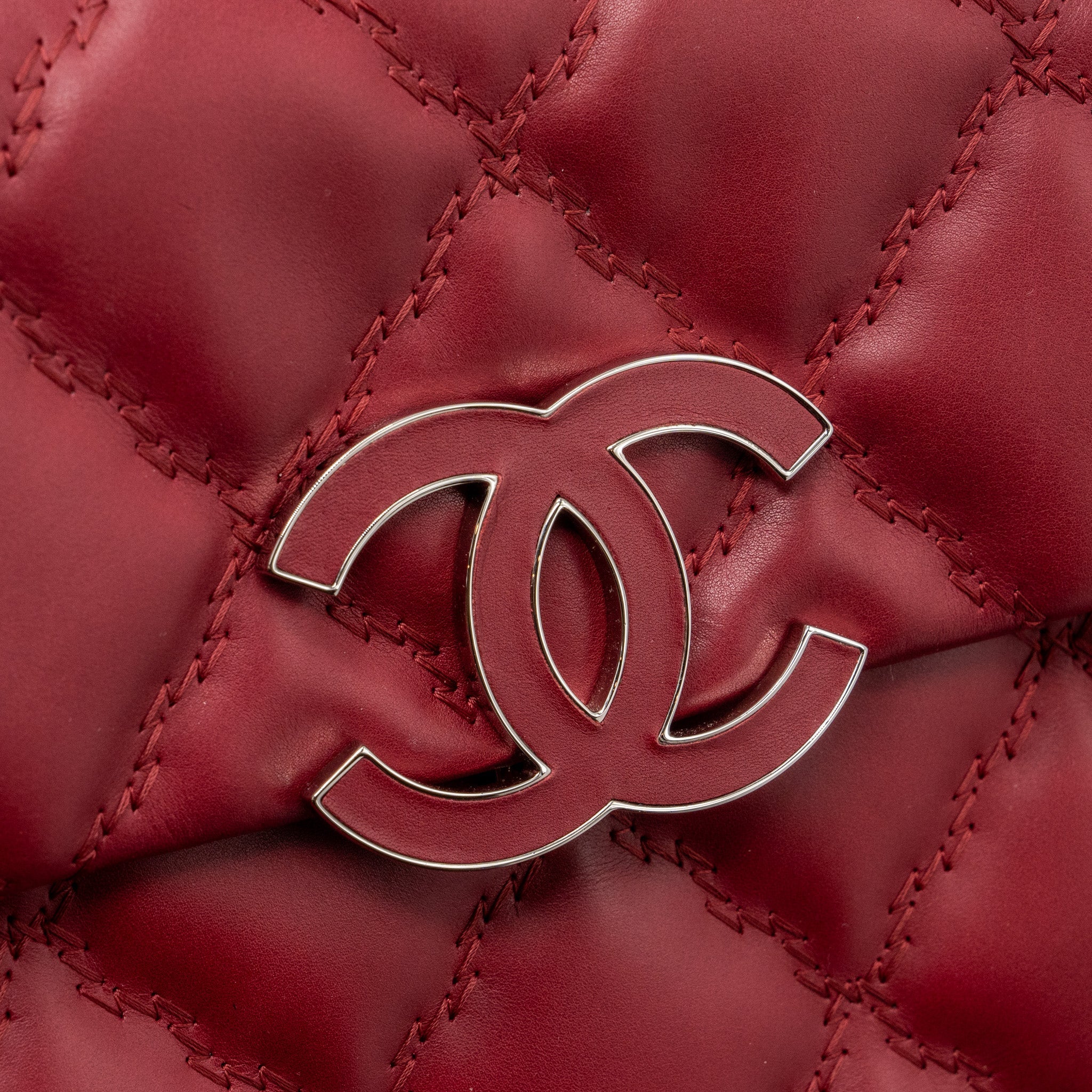 CHANEL HAMPTON TOTE BAG CALFSKIN RED SHW
