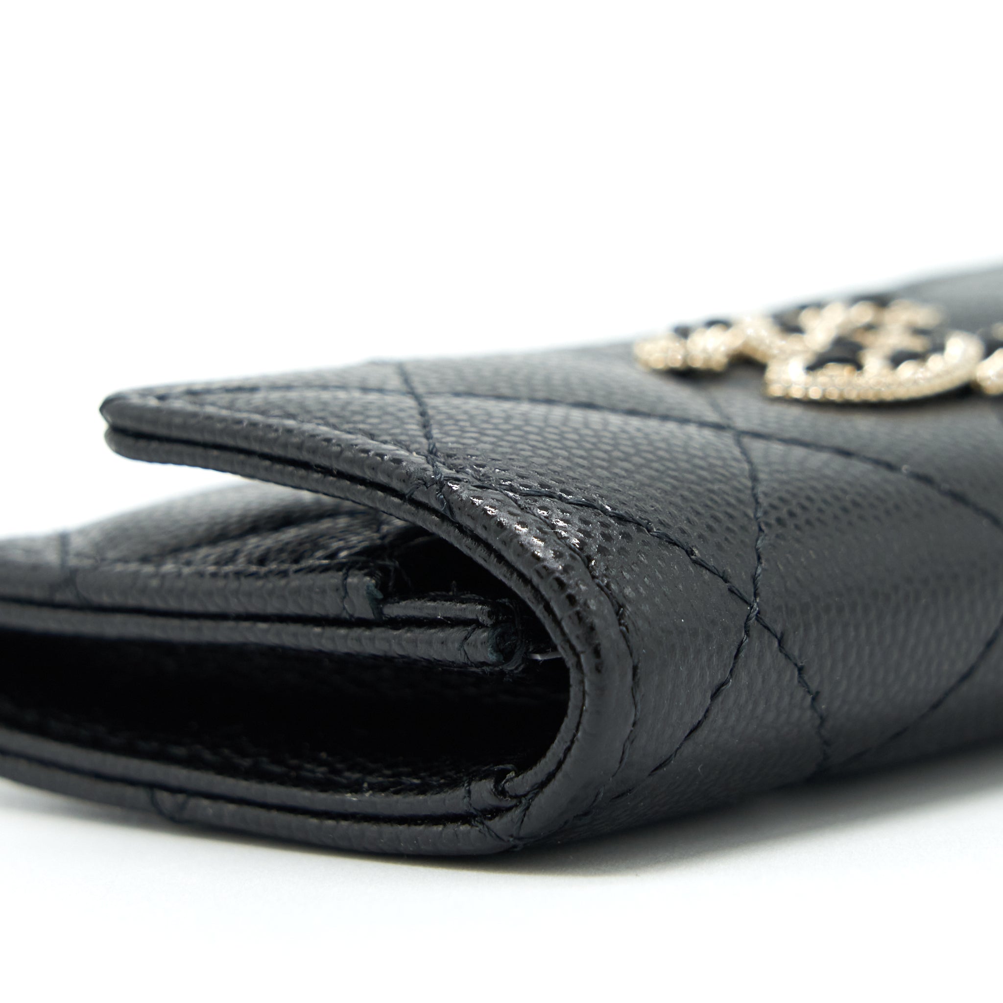 CHANEL 22S DETAILED LOGO MINI FLAP CARD HOLDER CAVIAR BLACK LGHW