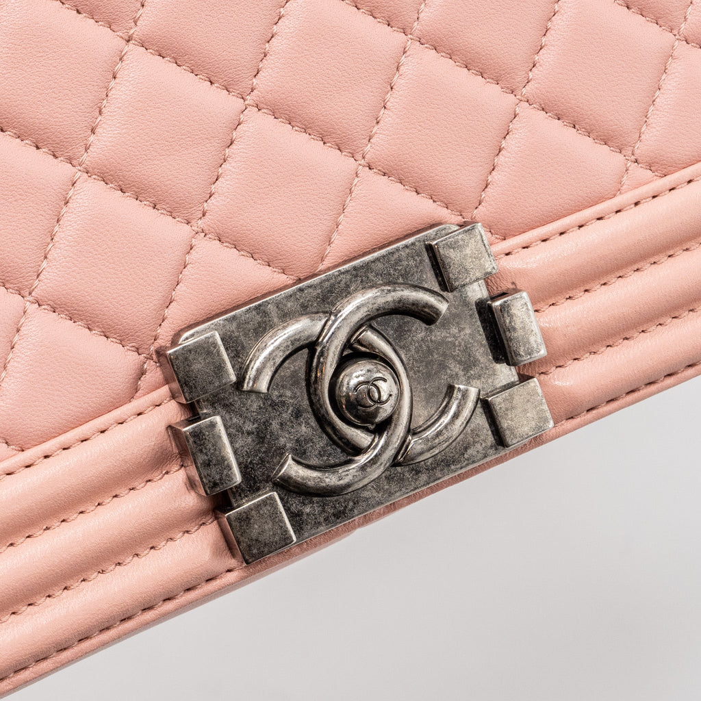 CHANEL MEDIUM BOY BAG LAMBSKIN LIGHT PINK RUTHENIUM HARDWARE