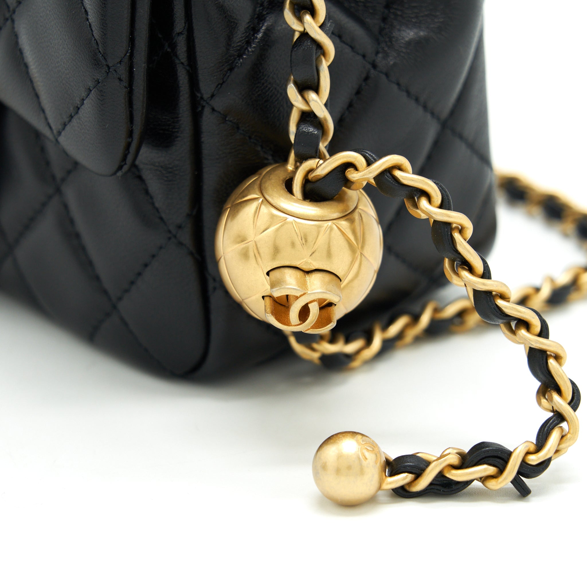 CHANEL 22C PEARL CRUSH MINI SQUARE FLAP BAG LAMBSKIN BLACK GHW (MICROCHIP)