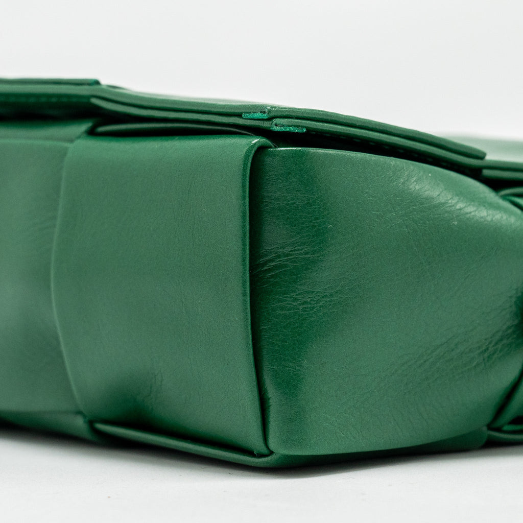 BOTTEGA VENETA CASSETTE BELT BAG CALFSKIN GREEN SHW