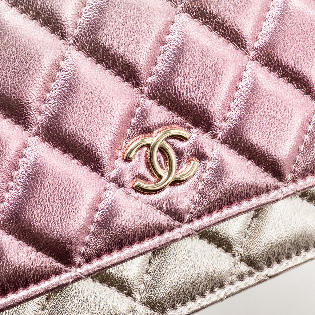 CHANEL 21K WALLET ON CHAIN IRIDESCENT LAMBSKIN LGHW (MICROCHIP)