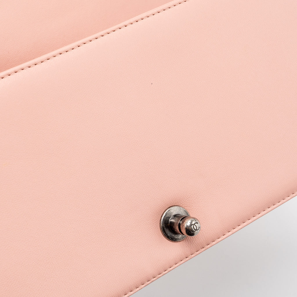 CHANEL MEDIUM BOY BAG LAMBSKIN LIGHT PINK RUTHENIUM HARDWARE