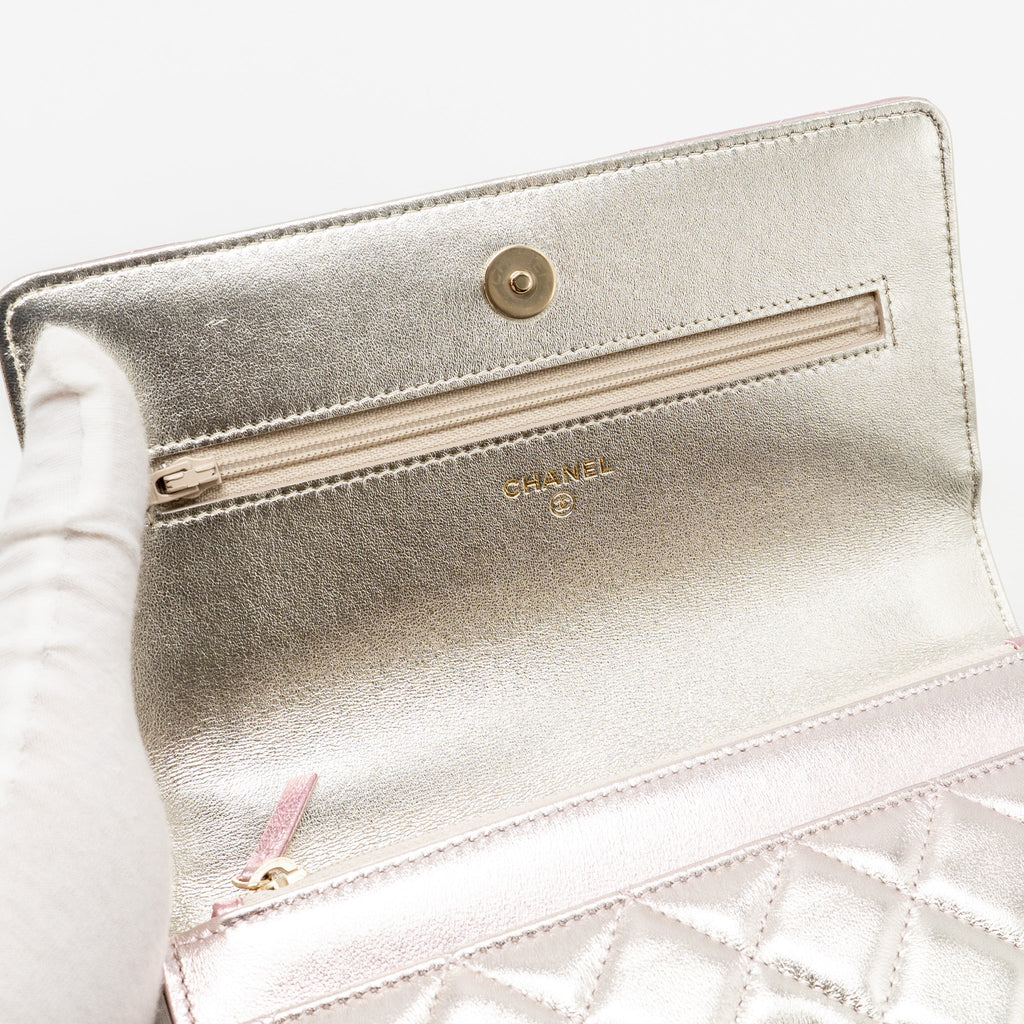 CHANEL 21K WALLET ON CHAIN IRIDESCENT LAMBSKIN LGHW (MICROCHIP)