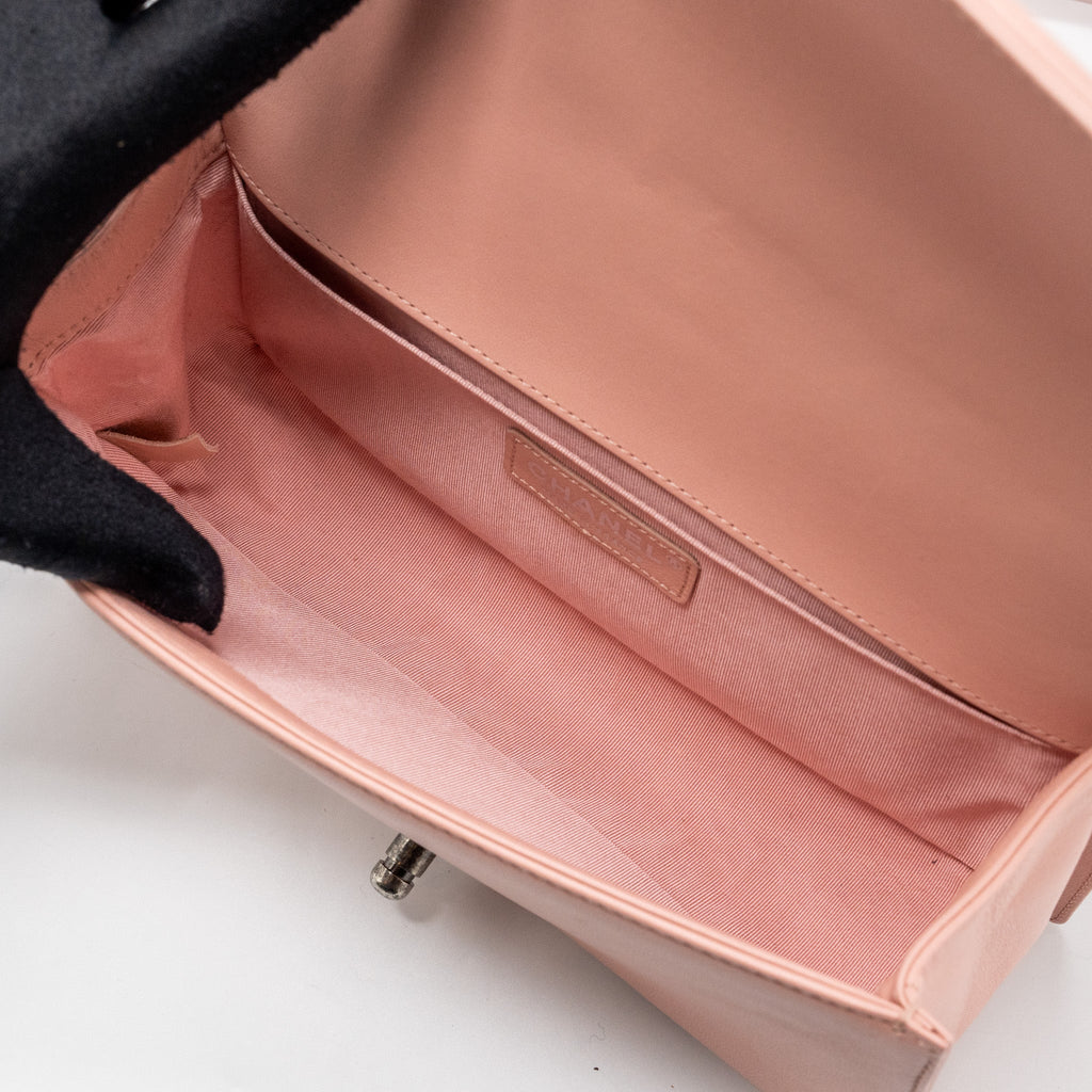 CHANEL MEDIUM BOY BAG LAMBSKIN LIGHT PINK RUTHENIUM HARDWARE