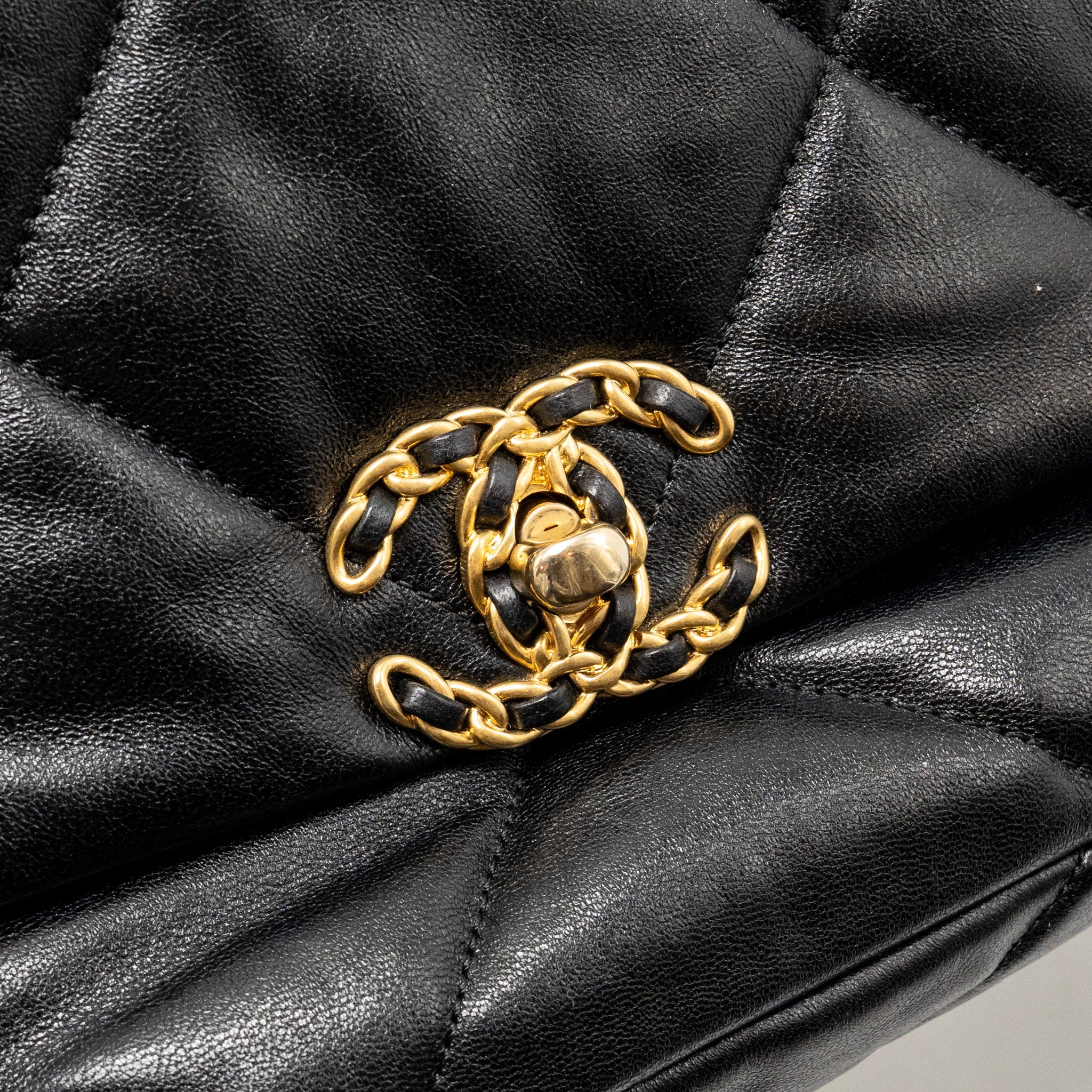 CHANEL SMALL 19 BAG SHINY LAMBSKIN BLACK MULTICOLOUR HARDWARE