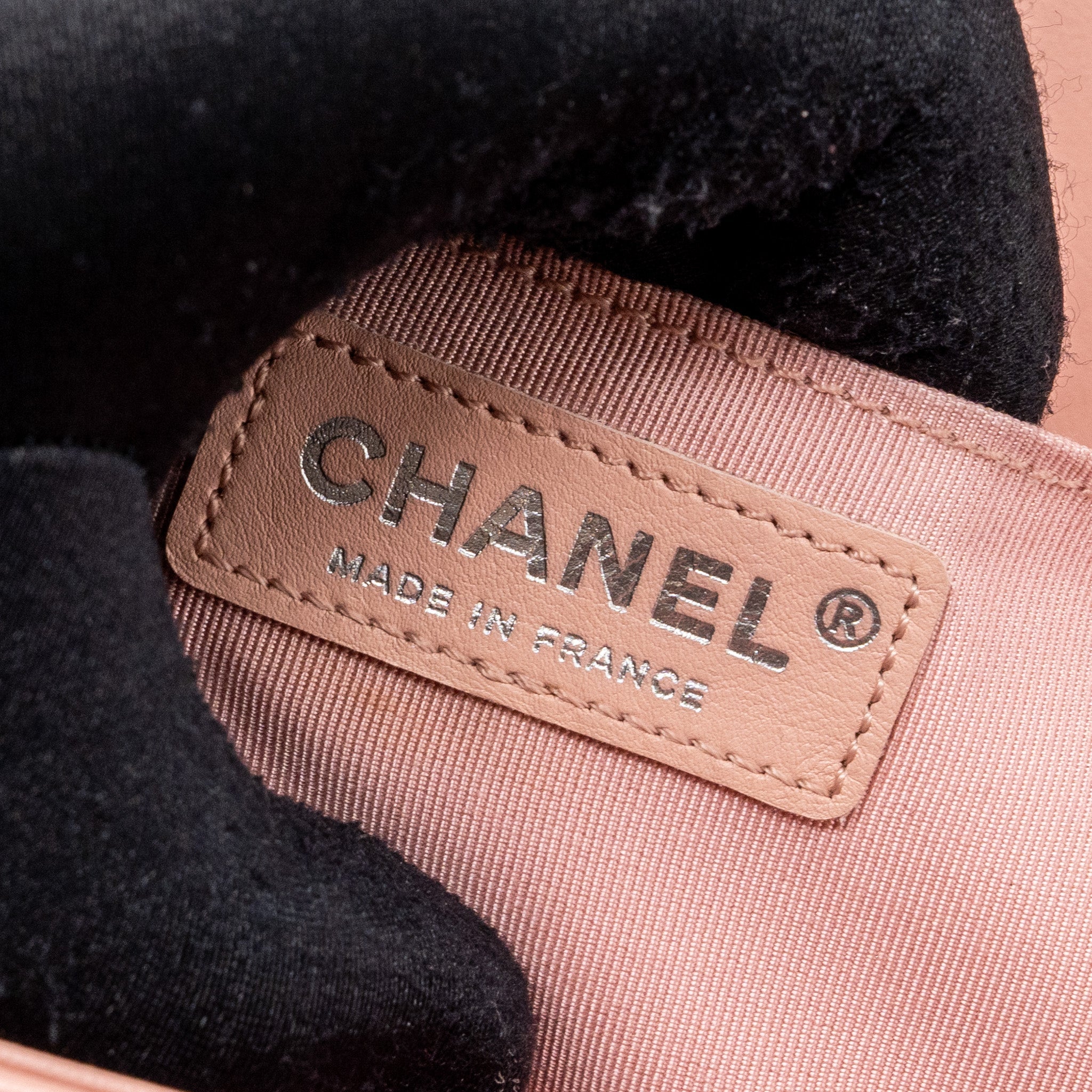 CHANEL MEDIUM BOY BAG LAMBSKIN LIGHT PINK RUTHENIUM HARDWARE