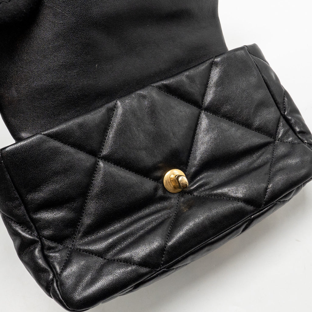 CHANEL SMALL 19 BAG SHINY LAMBSKIN BLACK MULTICOLOUR HARDWARE