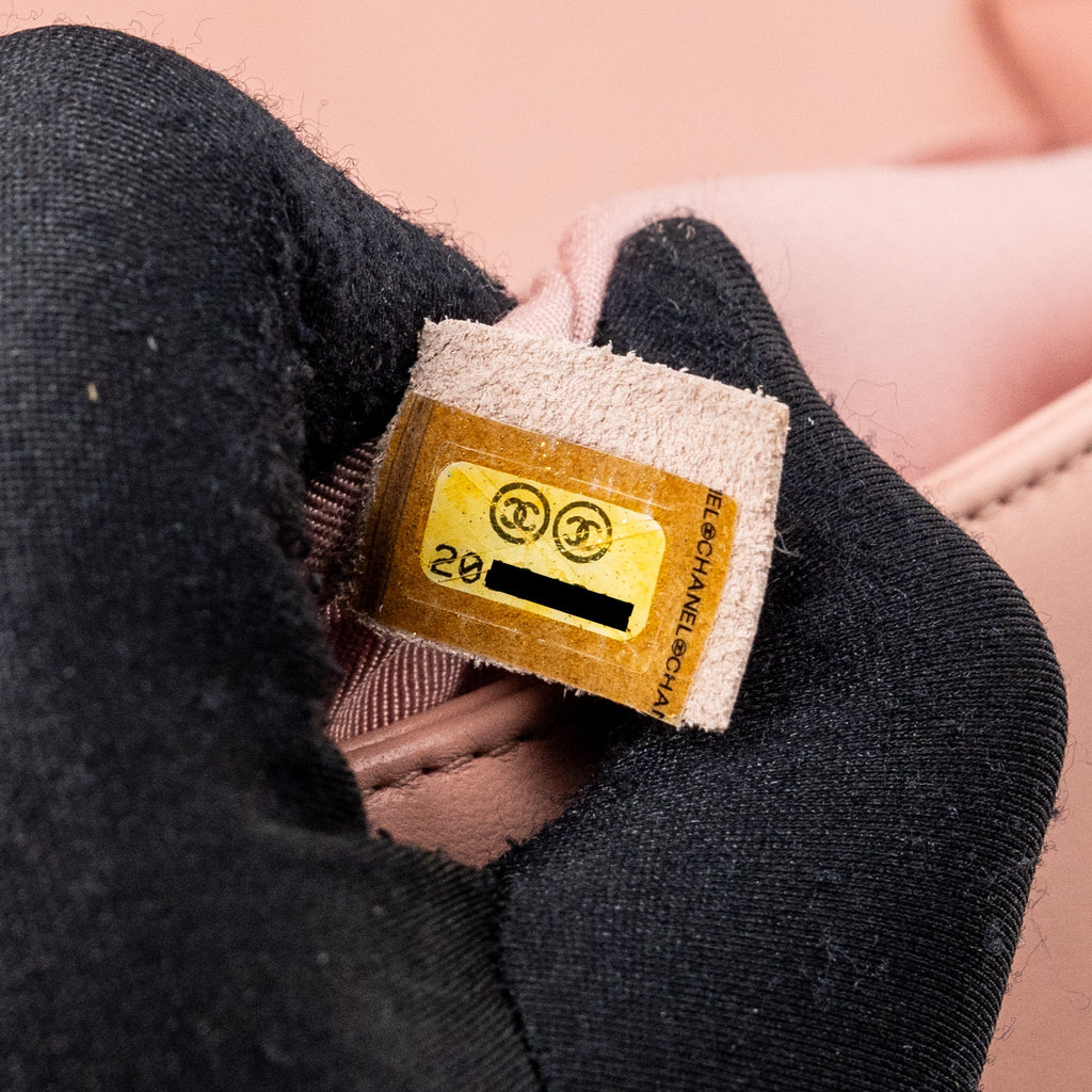 CHANEL MEDIUM BOY BAG LAMBSKIN LIGHT PINK RUTHENIUM HARDWARE