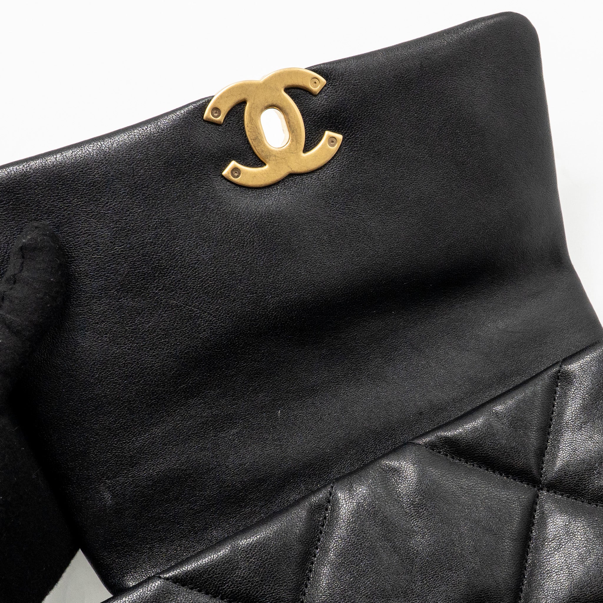 CHANEL SMALL 19 BAG SHINY LAMBSKIN BLACK MULTICOLOUR HARDWARE