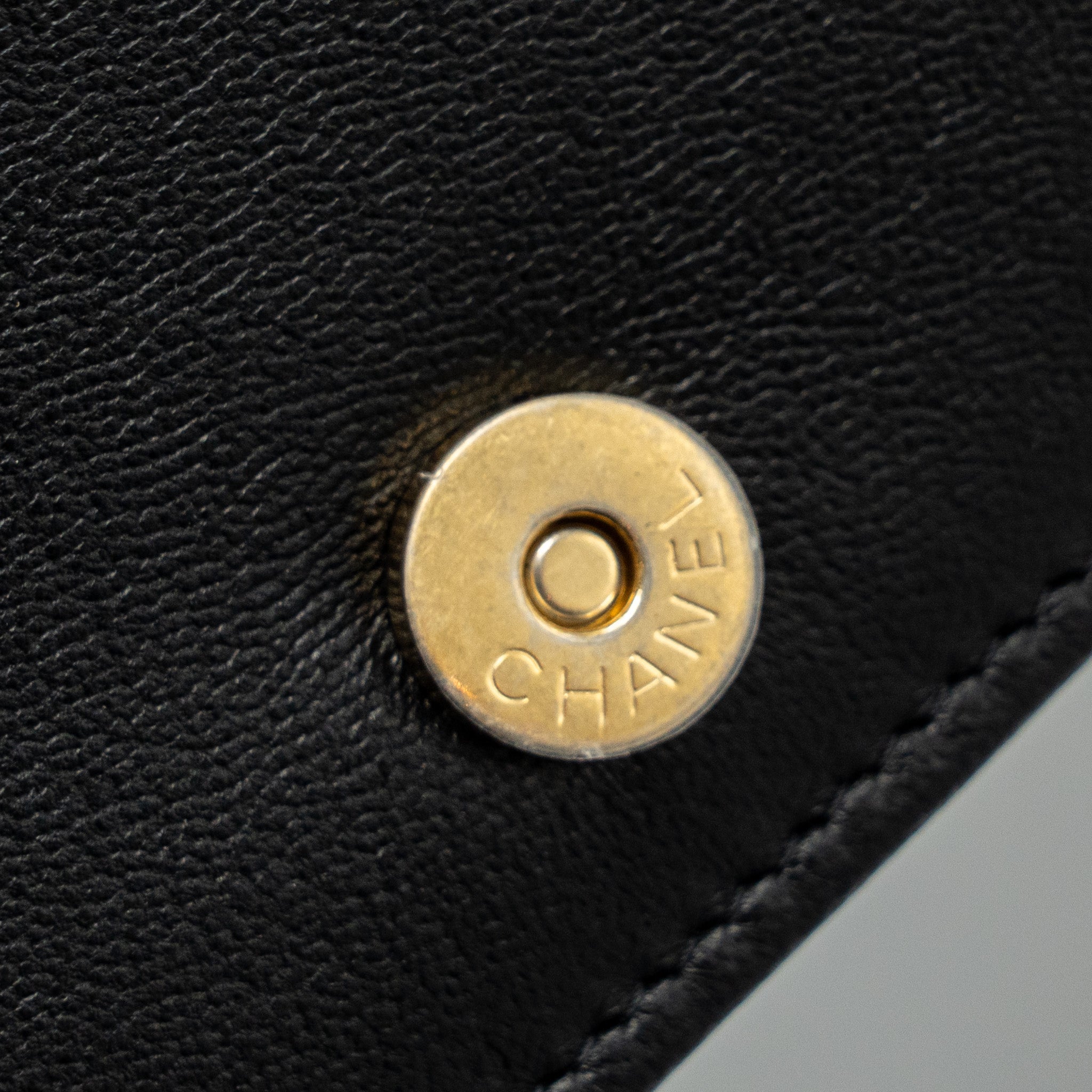 CHANEL BOY WALLET ON CHAIN LAMBSKIN BLACK GHW(MICROCHIP)