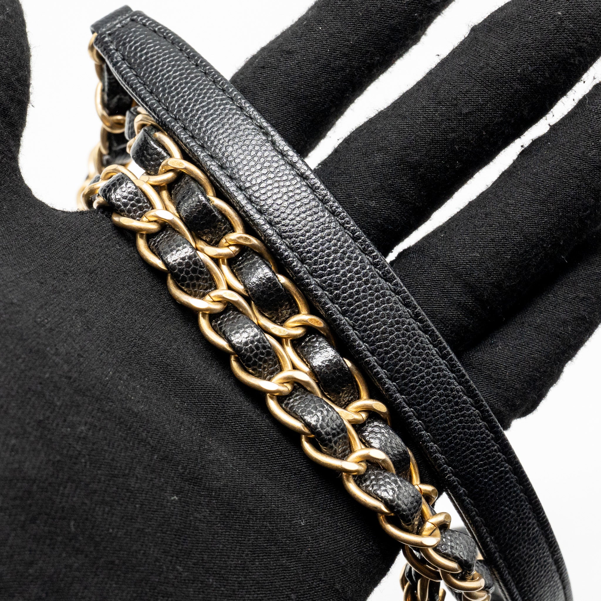 CHANEL MEDIUM CHEVRON COCO HANDLE CAVIAR BLACK GHW