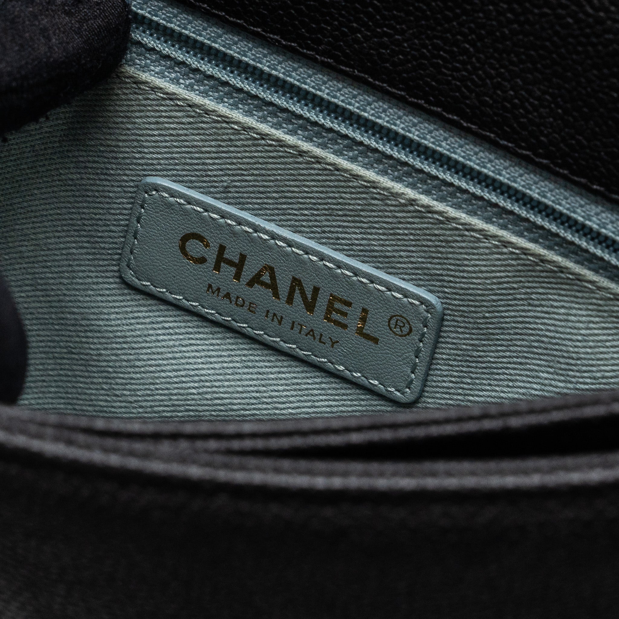 CHANEL FLAP BAG WITH HANDLE CAVIAR BLACK/MULTICOLOUR LGHW