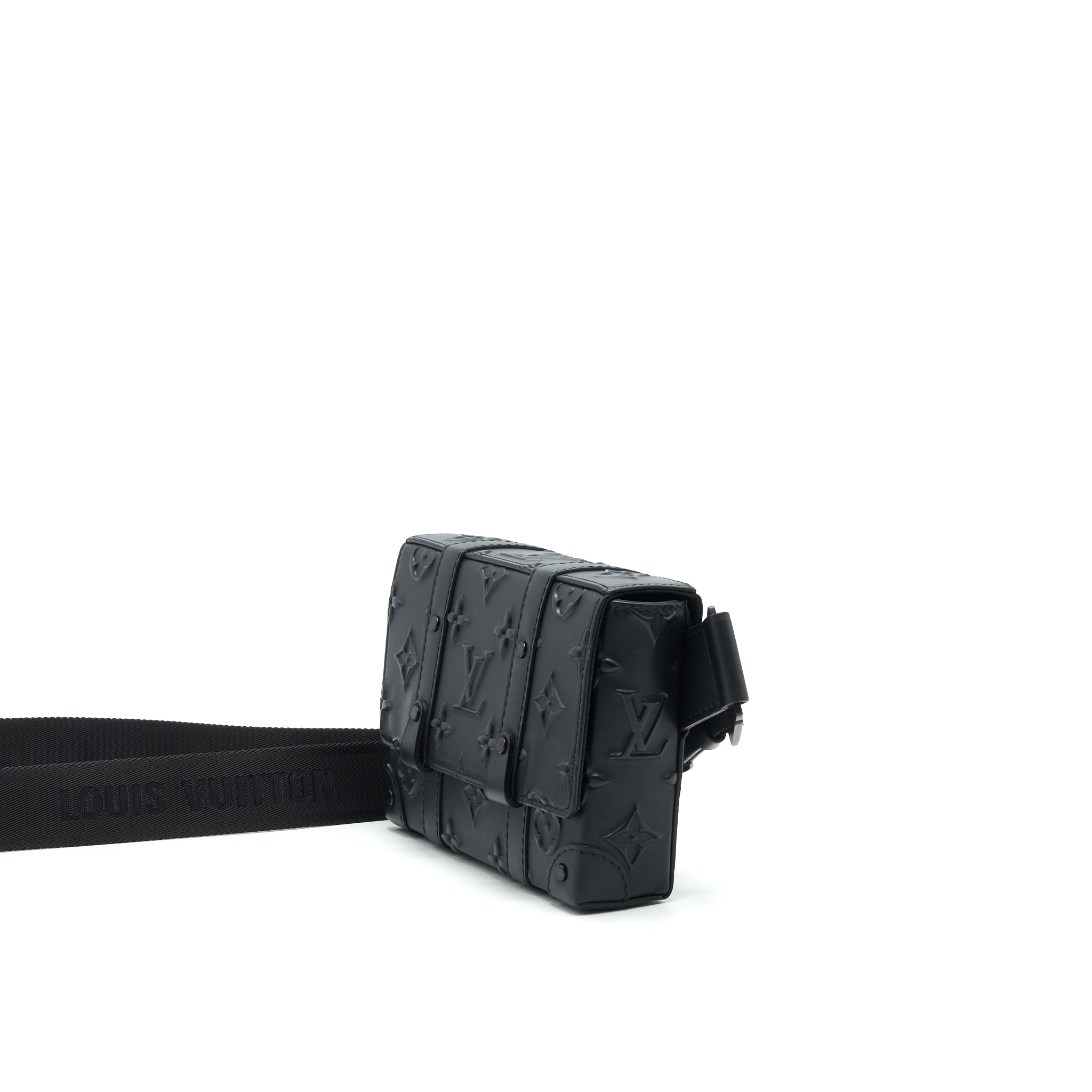 LOUIS VUITTON TRUNK SLINGBAG BLACK