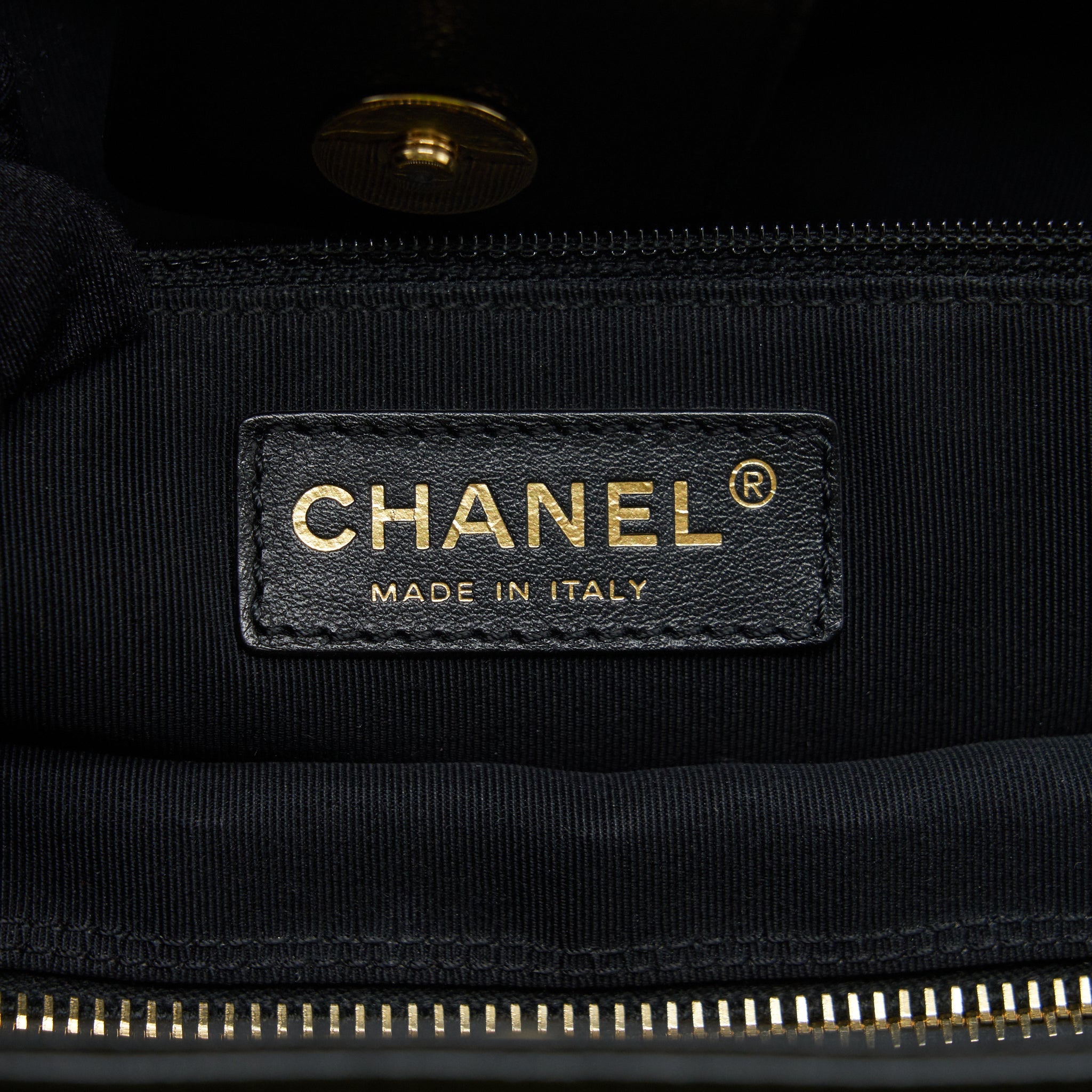 CHANEL CERF TOTE BAG GRAINED CALFSKIN BLACK GHW