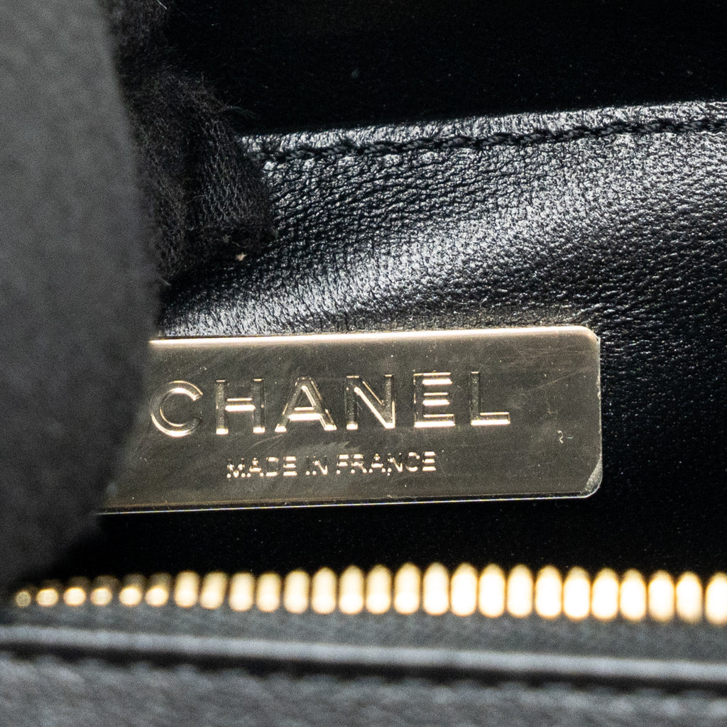 CHANEL 22B TOP HANDLE SMALL VANITY CASE CALFSKIN BLACK GHW(MICROCHIP)