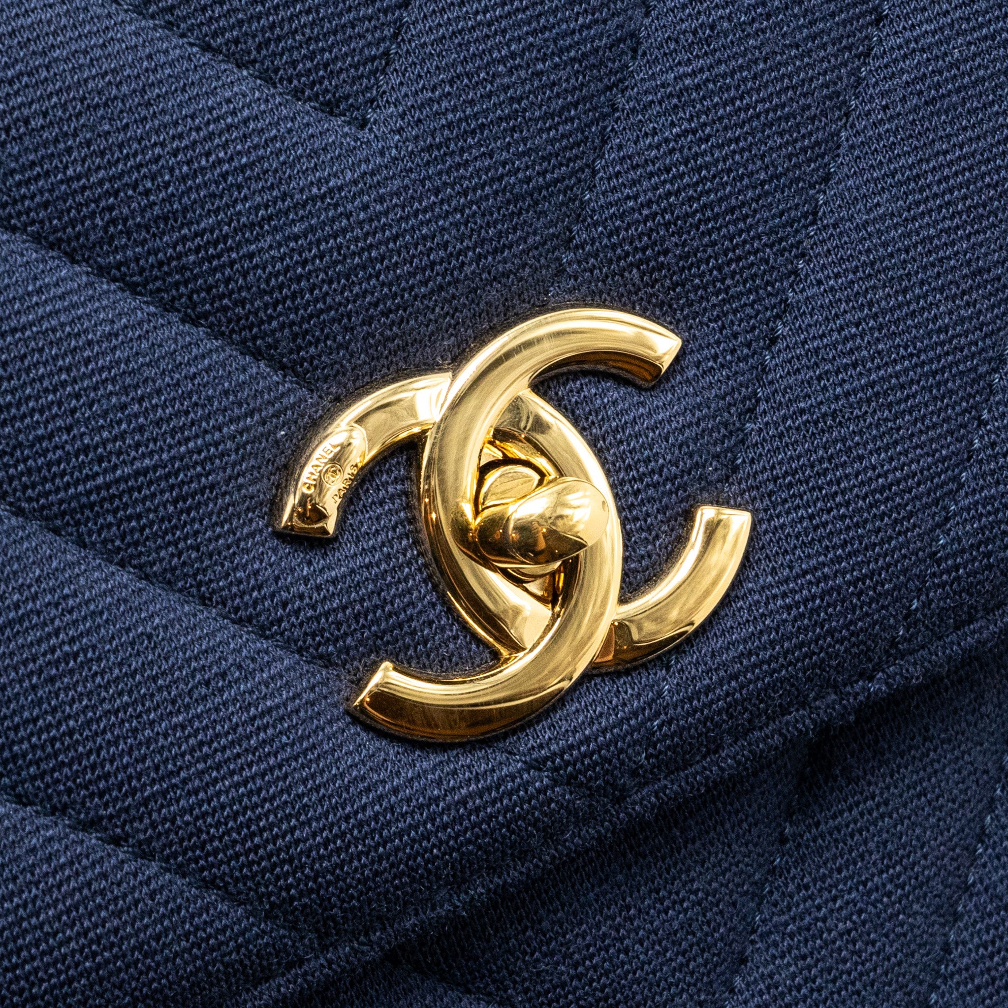 CHANEL SMALL CHEVRON TRENDY CC FABRIC NAVY GHW