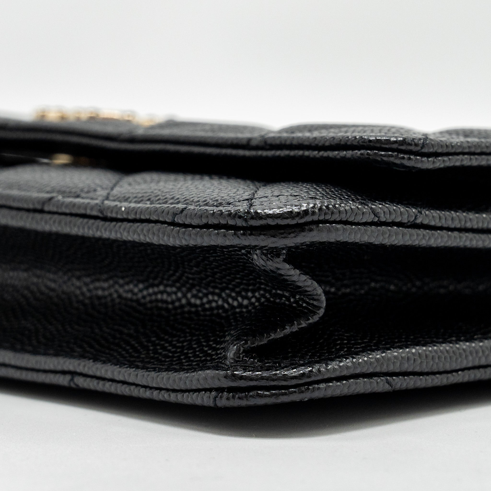 CHANEL DETAILED CC LOGO WALLET ON CHAIN CAVIAR BLACK LGHW (MICROCHIP)