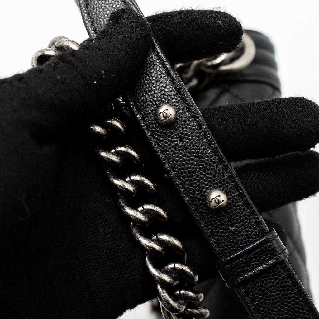 CHANEL SMALL BOY BAG CAVIAR BLACK SHW (MICROCHIP)