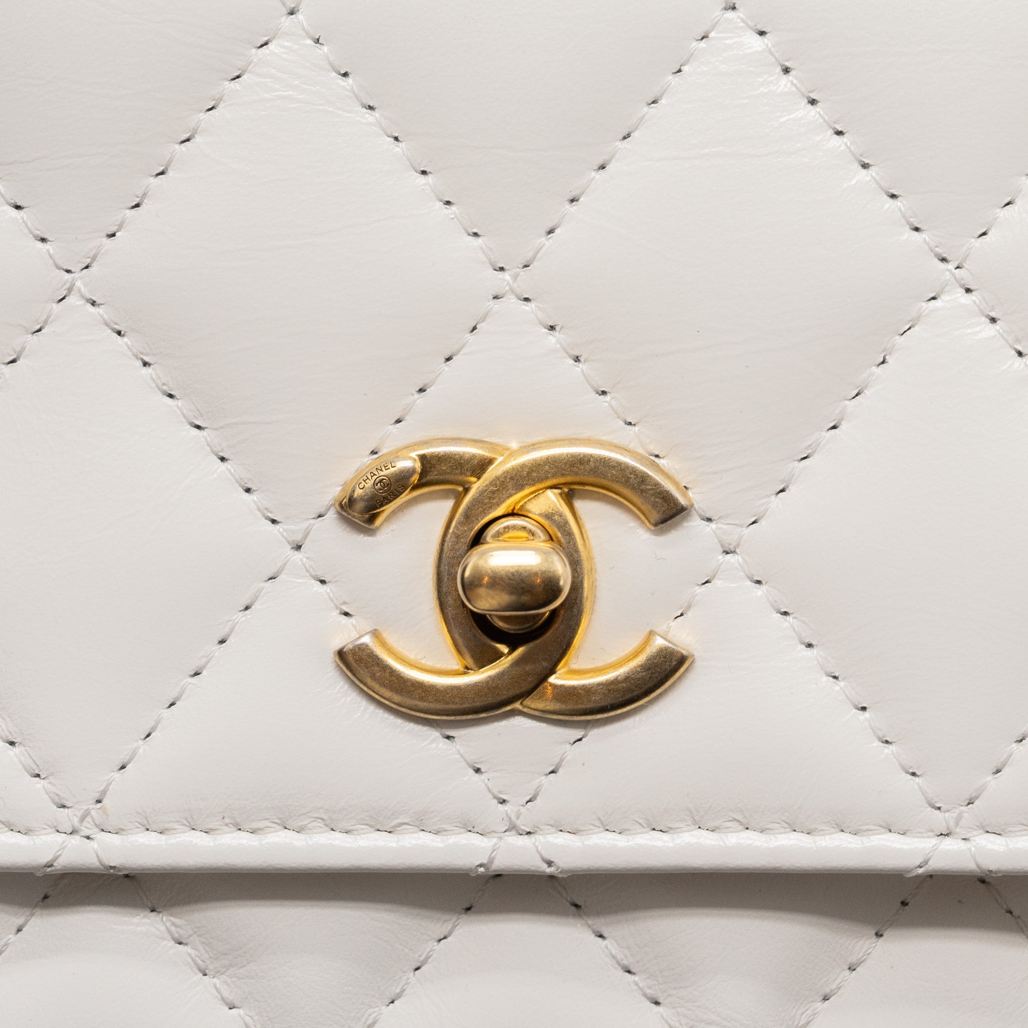 CHANEL 23P DETAILED TOP HANDLE MINI WALLET WITH CHAIN CALFSKIN WHITE / MULTI COLOR BRUSHED GHW (MICROCHIP)