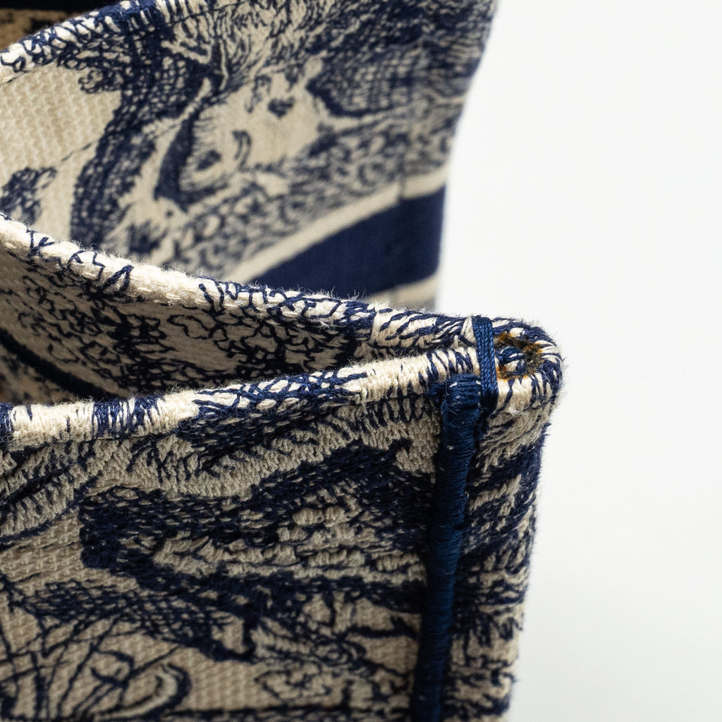DIOR MEDIUM BOOK TOTE TOILE DE JOUY EMBROIDERY