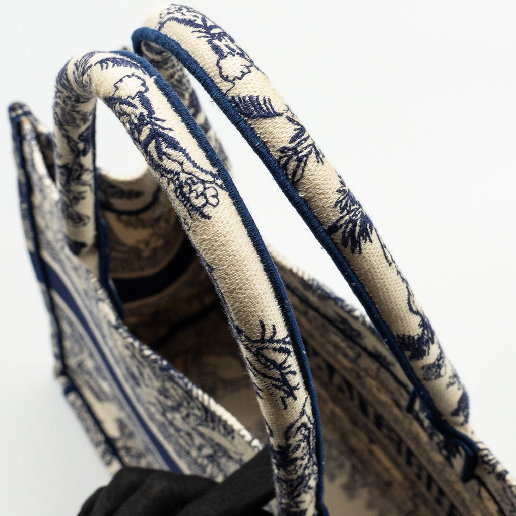 DIOR MEDIUM BOOK TOTE TOILE DE JOUY EMBROIDERY