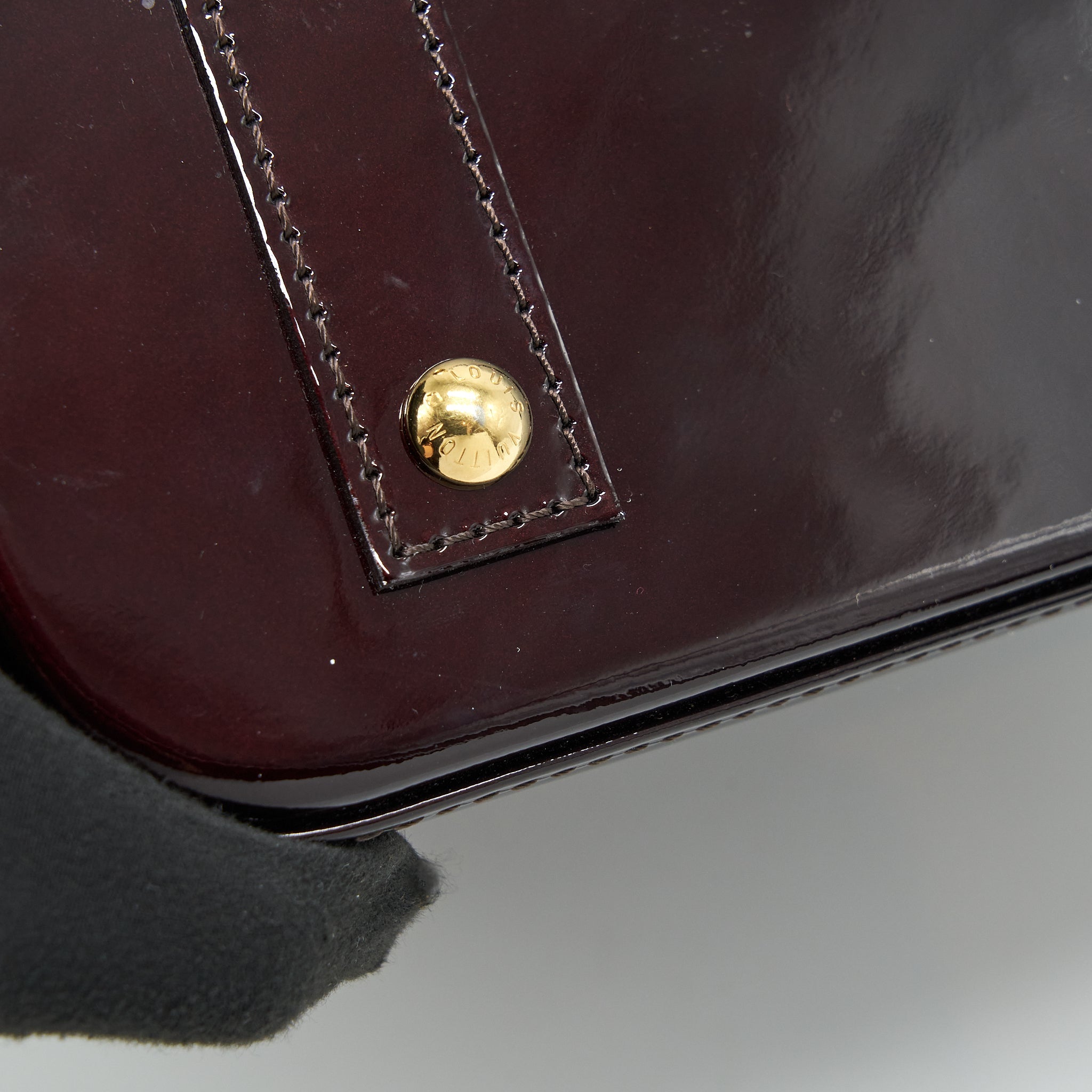 LOUIS VUITTON ALMA BB PATENT AMARANTE RAYE GHW