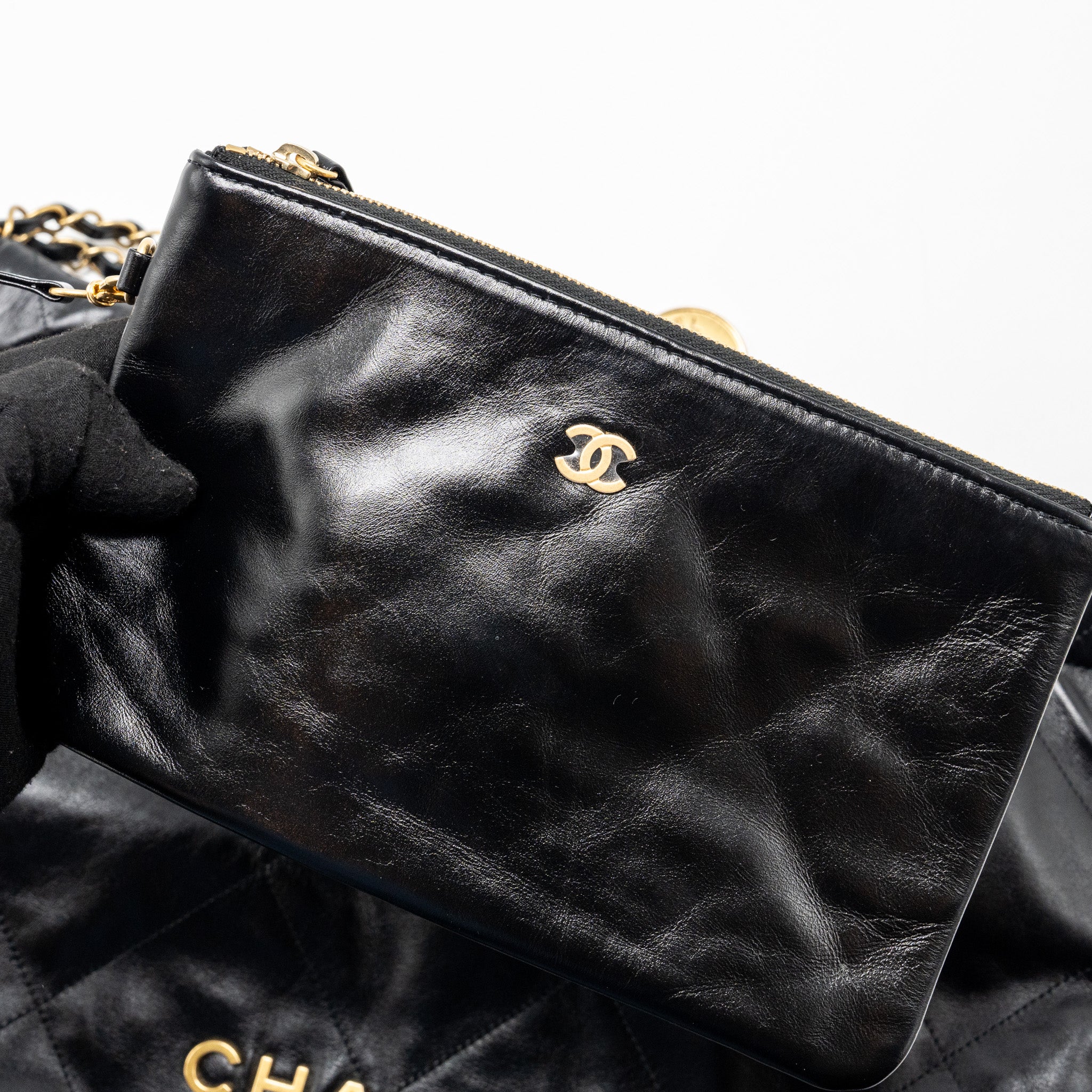 CHANEL MEDIUM 22 BAG SHINY CALFSKIN BLACK GHW (MICROCHIP)