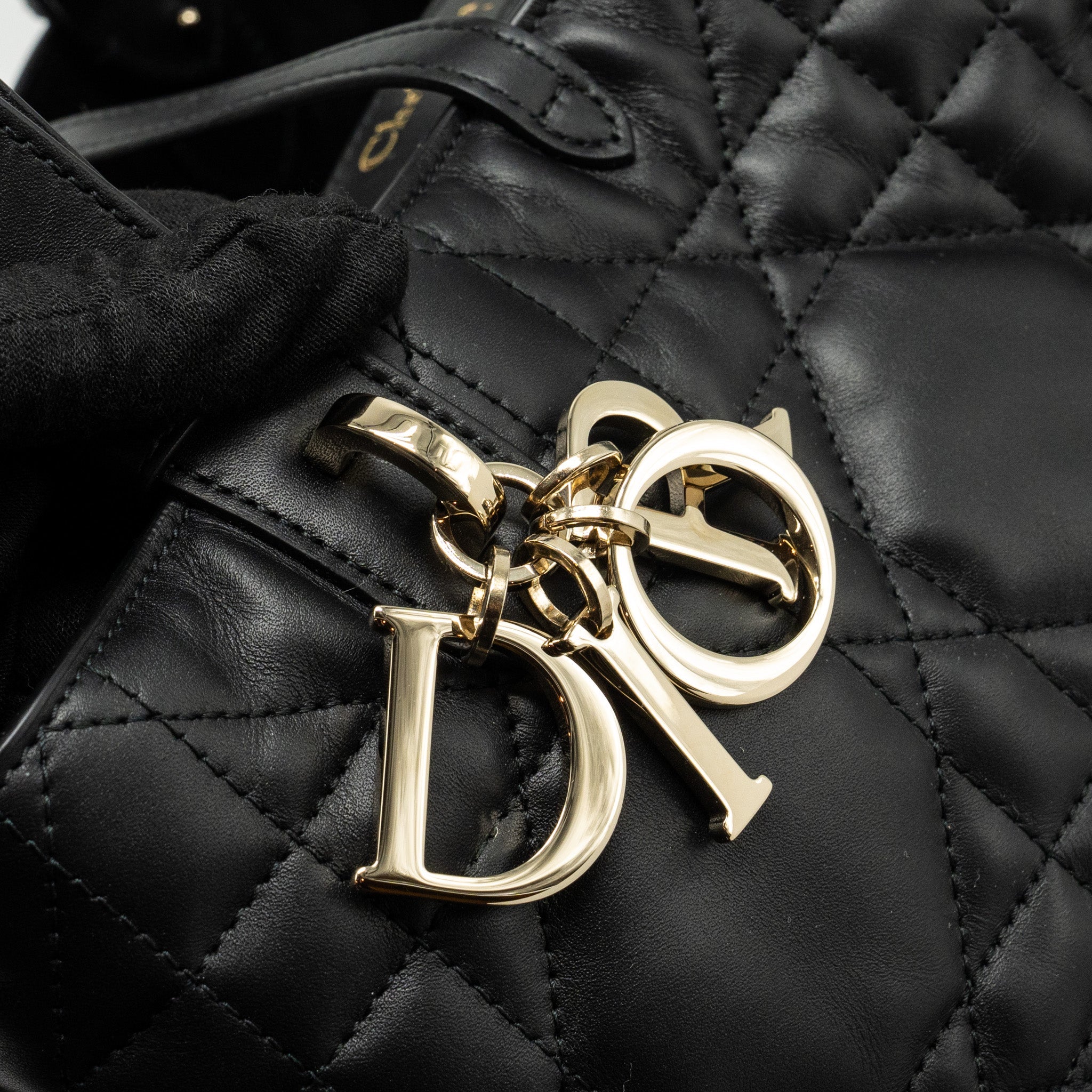 DIOR MEDIUM TOUJOURS BAG MACROCANNAGE CALFSKIN BLACK LGHW