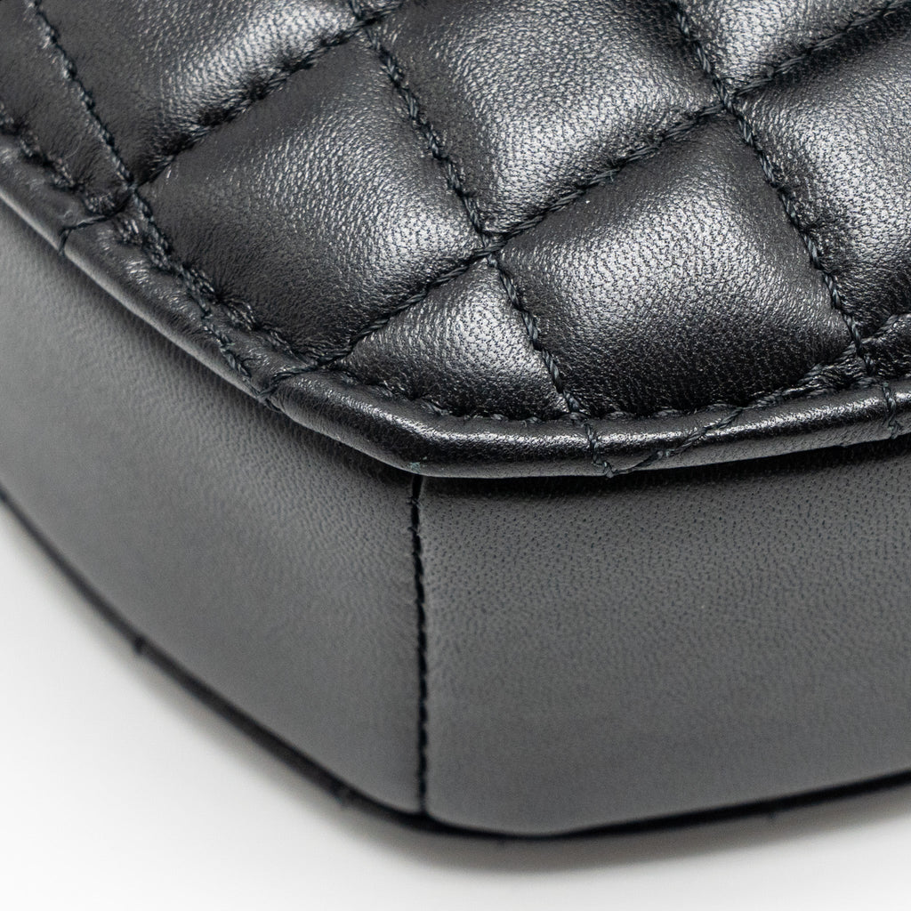 CHANEL 22S HEART BAG LAMBSKIN BLACK LGHW (MICROCHIP)