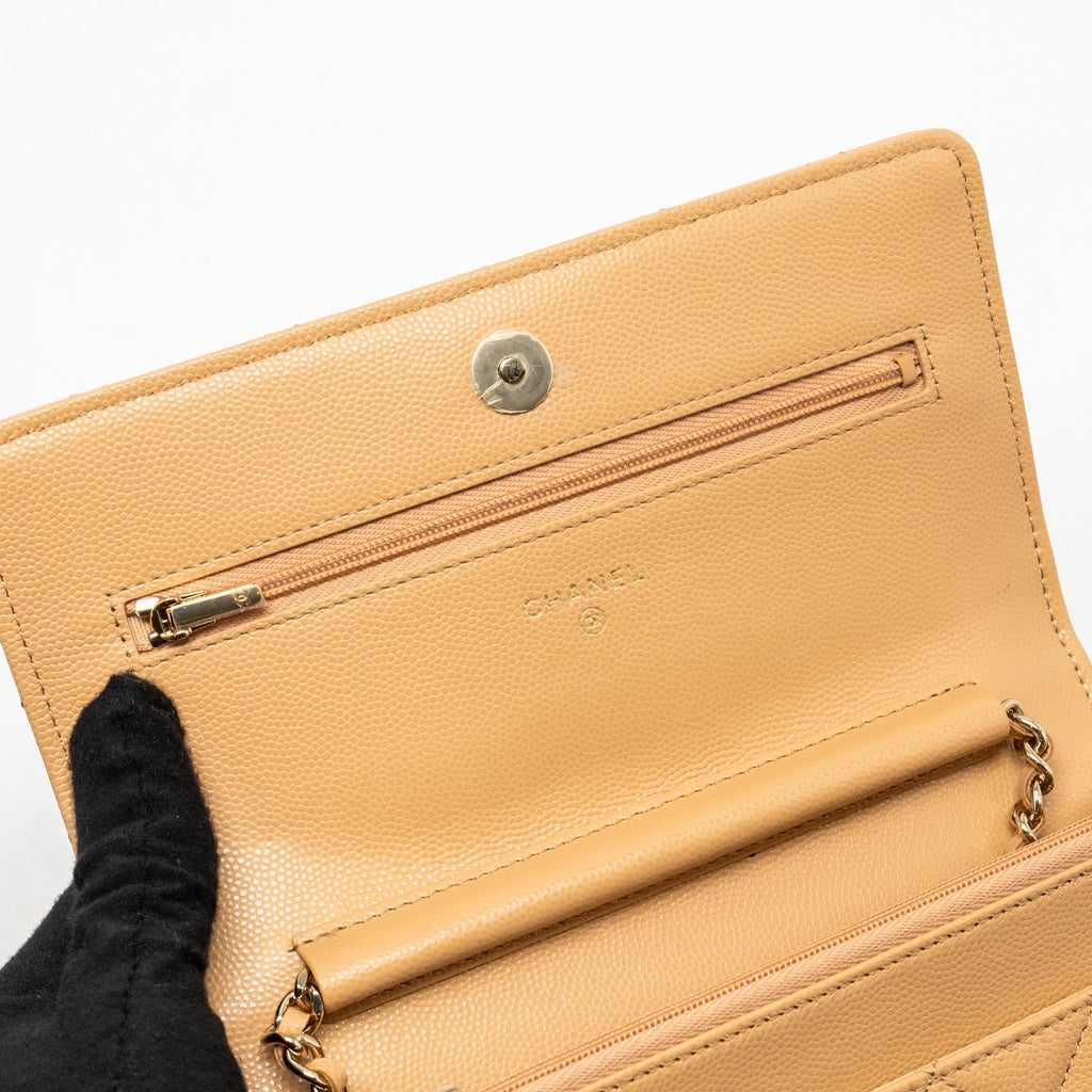 CHANEL DETAILED CC CLASSIC WALLET ON CHAIN CAVIAR BEIGE LGHW (MICROCHIP)