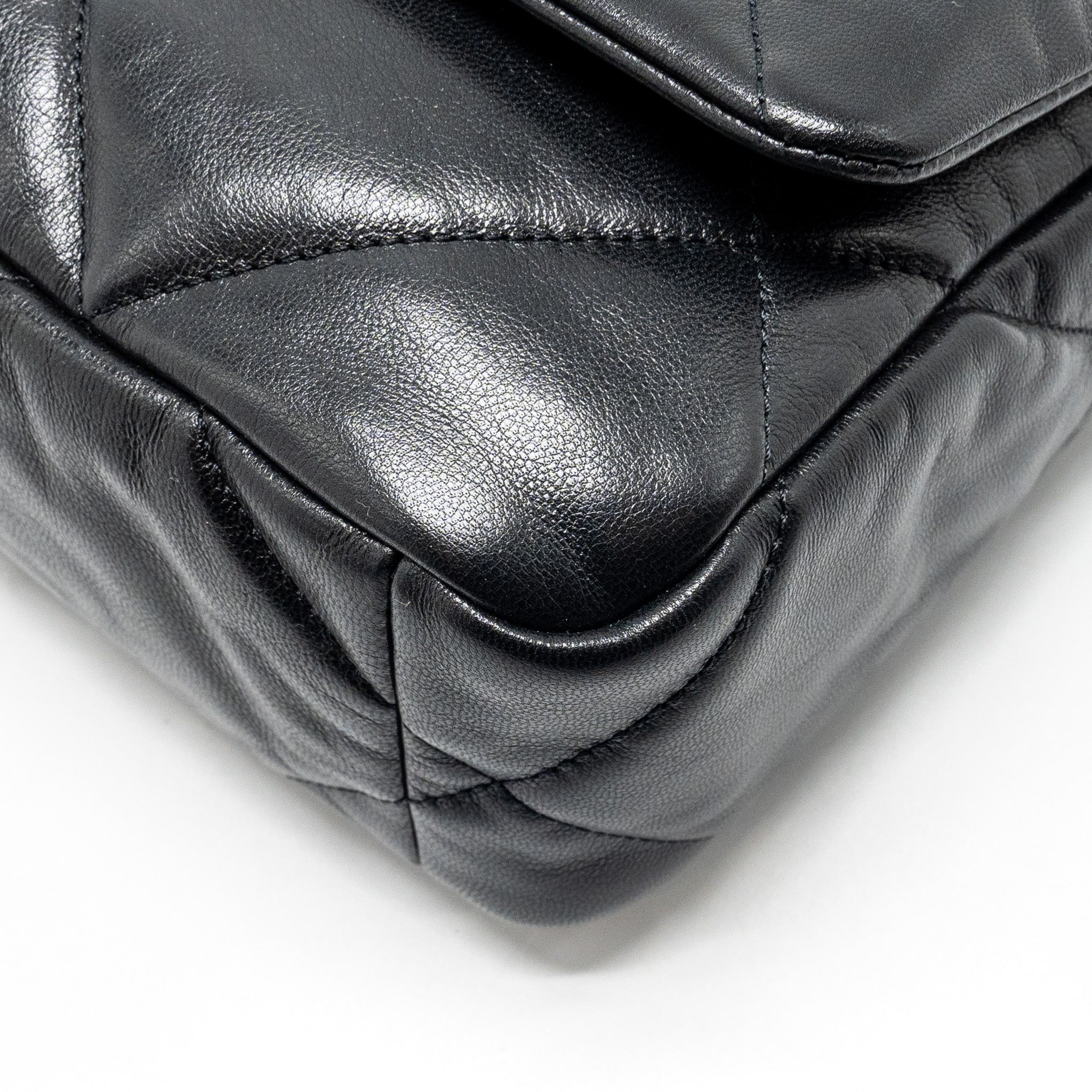 CHANEL SMALL 19 BAG GOATSKIN BLACK MULTICOLOUR HARDWARE