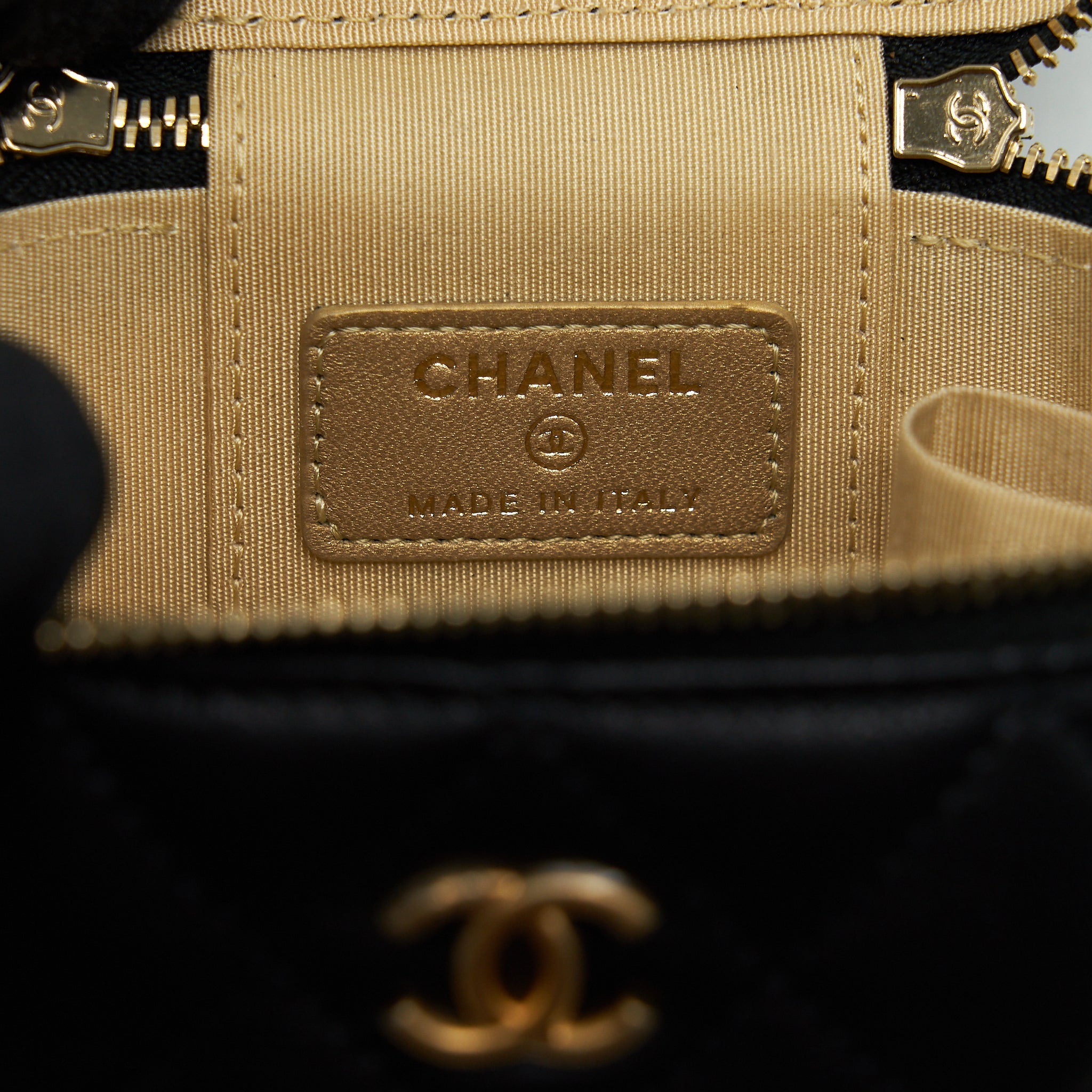 CHANEL PEARL CRUSH MINI VANITY WITH CHAIN LAMBSKIN BLACK GHW