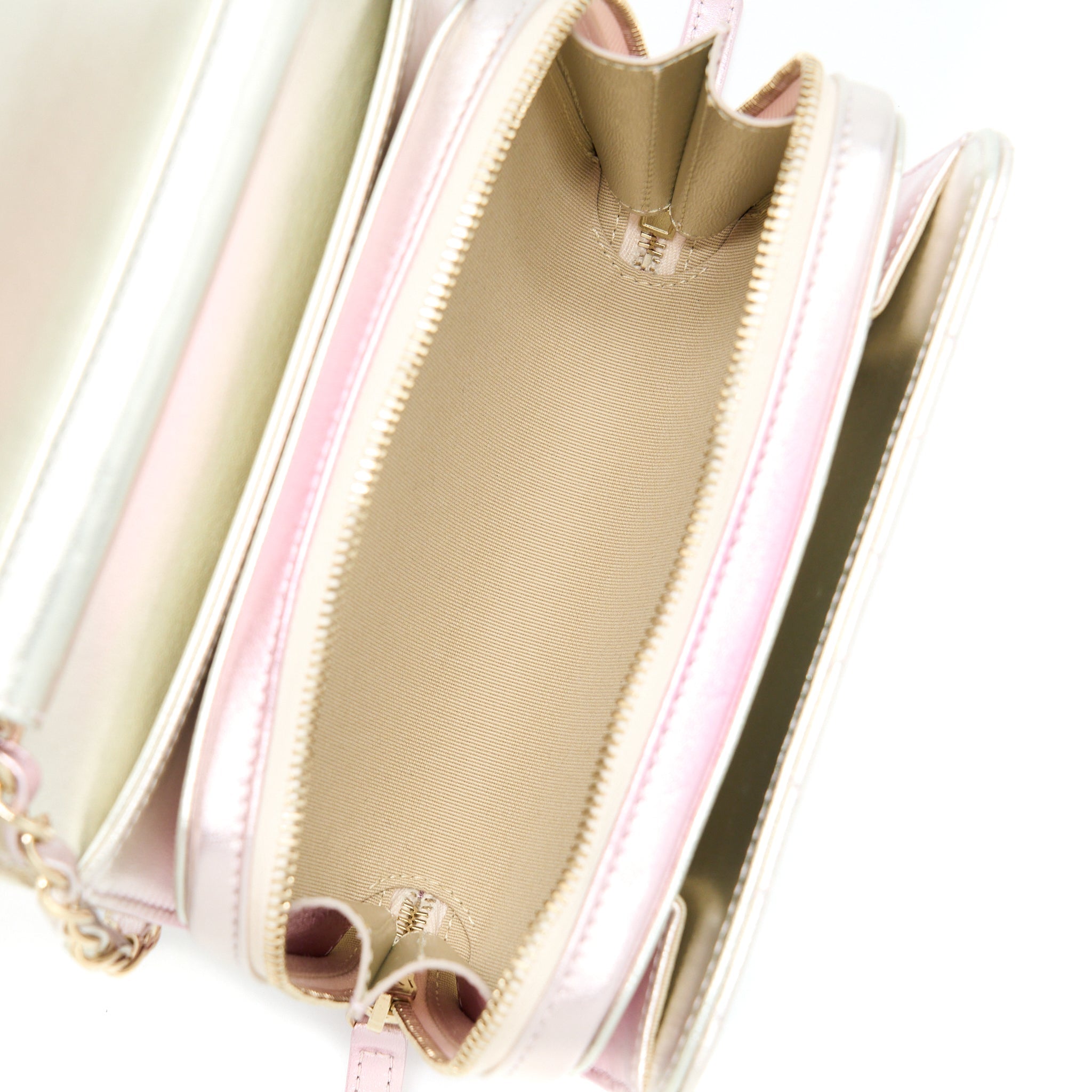 CHANEL 21P CROSSBODY FLAP BAG LAMBSKIN IRIDESCENT PINK LGHW(MICROCHIP)