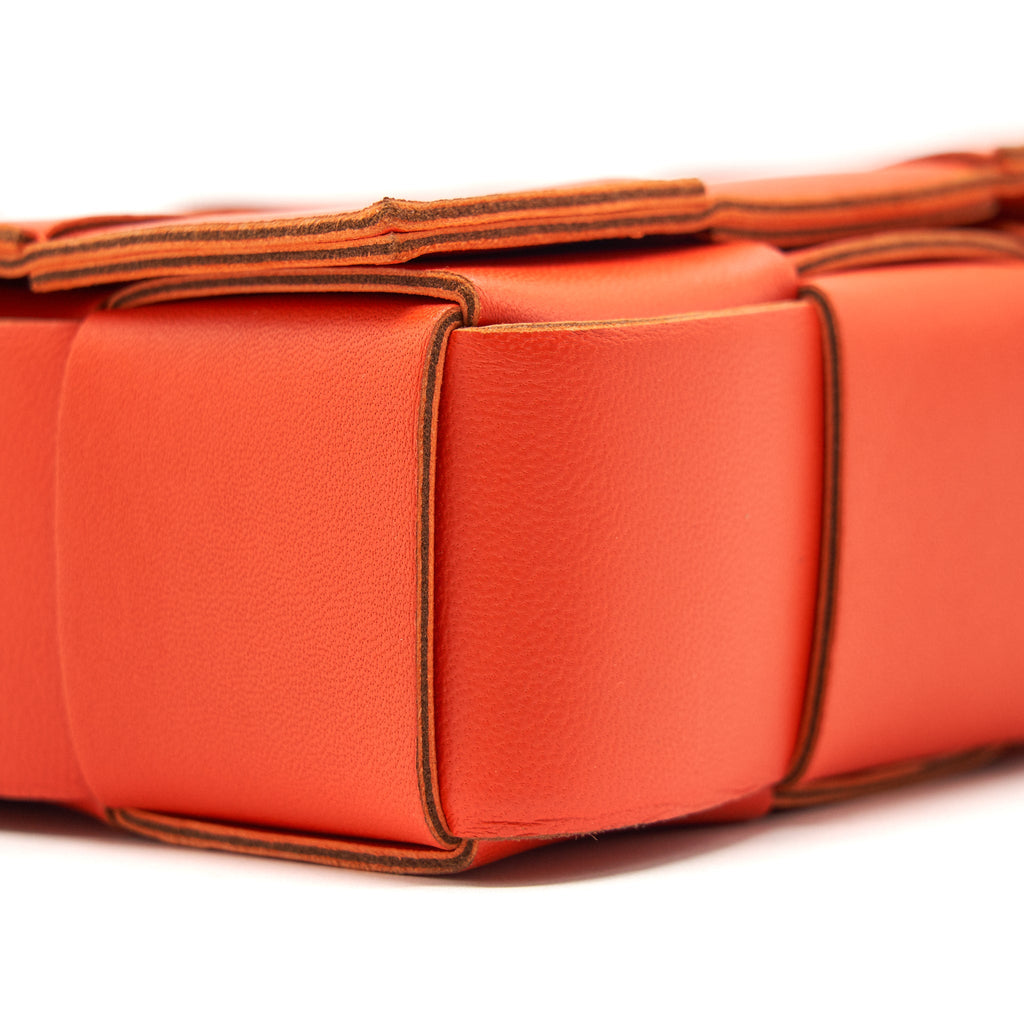 BOTTEGA VENETA CASSETTE BAG BRIGHT ORANGE