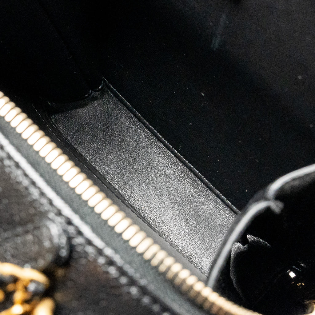 CHANEL LOGO DETAILED HANDLE MINI PICK ME UP VANITY CASE CAVIAR BLACK GHW (MICROCHIP)