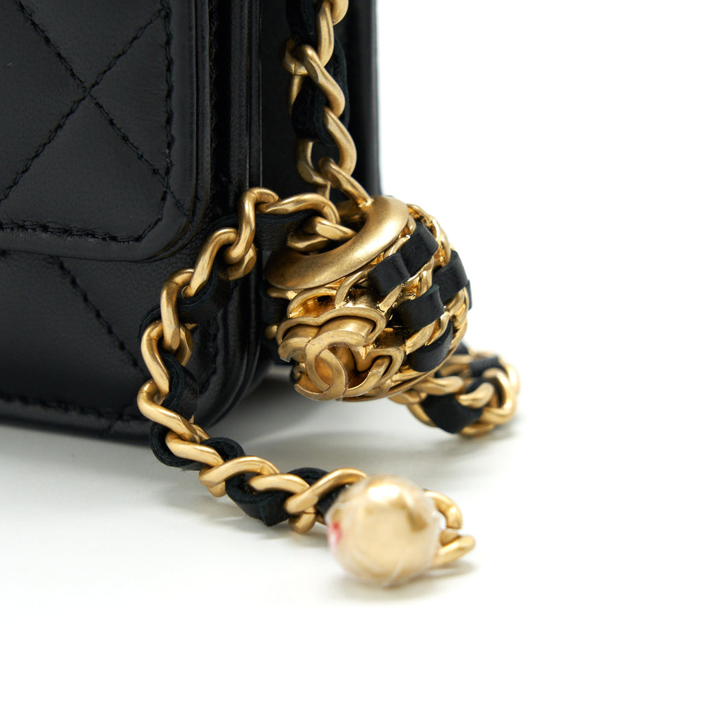 CHANEL 22S PEARL CRUSH WALLET ON CHAIN LAMBSKIN BLACK GHW (MICROCHIP)