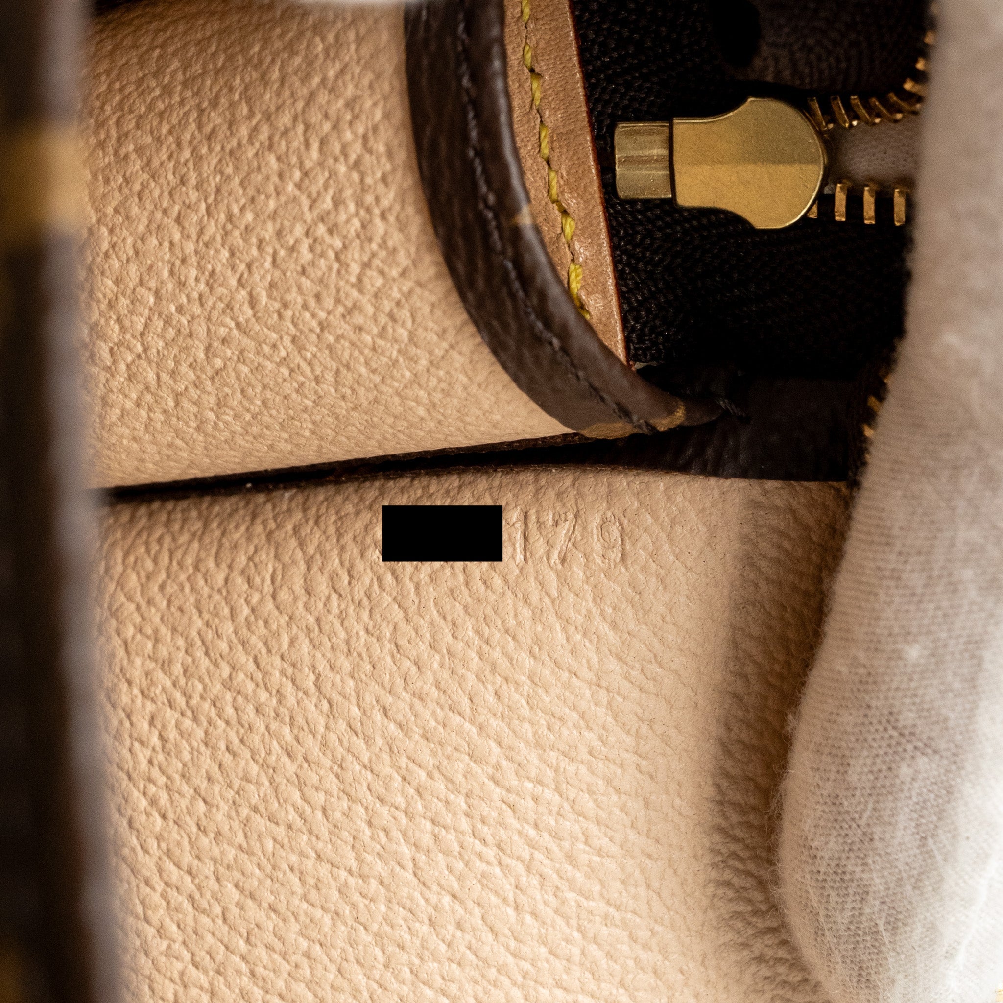LOUIS VUITTON TOILETRY POCHETTE 26 MONOGRAM CANVAS GHW