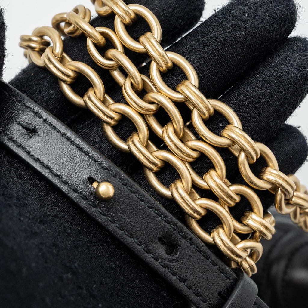 SALVATORE FERRAGAMO GLANCING QUILTED LEATHER SHOULDER BAG CALFSKIN BLACK GHW