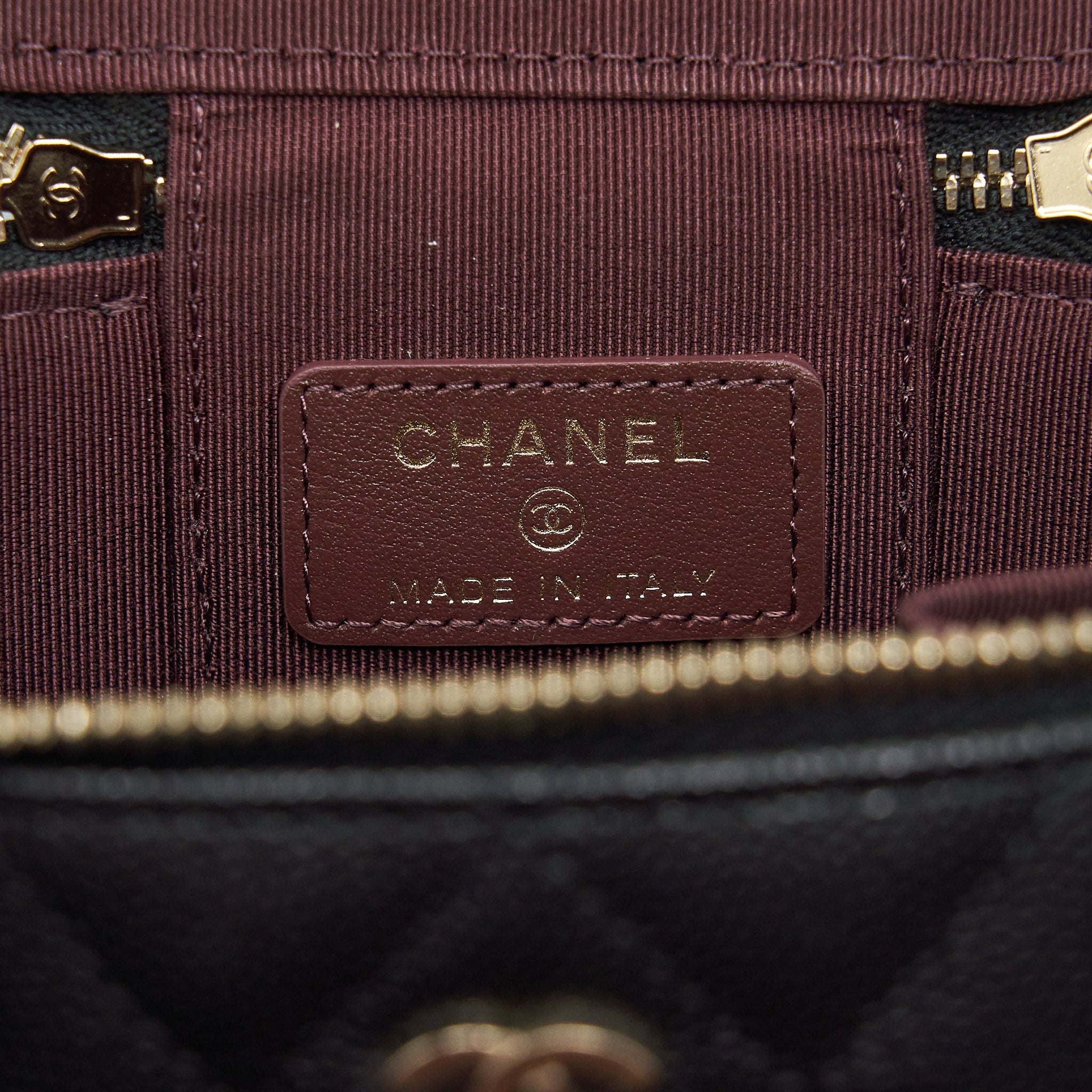 CHANEL MINI VANITY WITH CHAIN CAVIAR BLACK LGHW