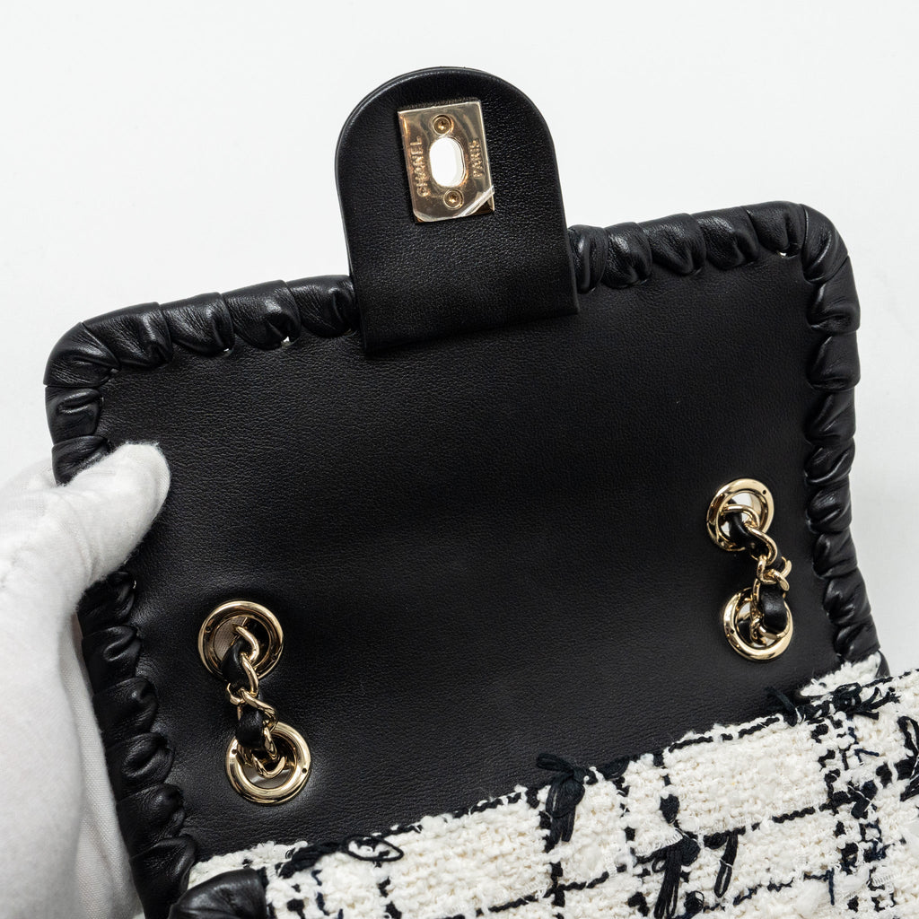 CHANEL SEASONAL MINI SQUARE FLAP BAG TWEED WHITE/BLACK LGHW (MICROCHIP)