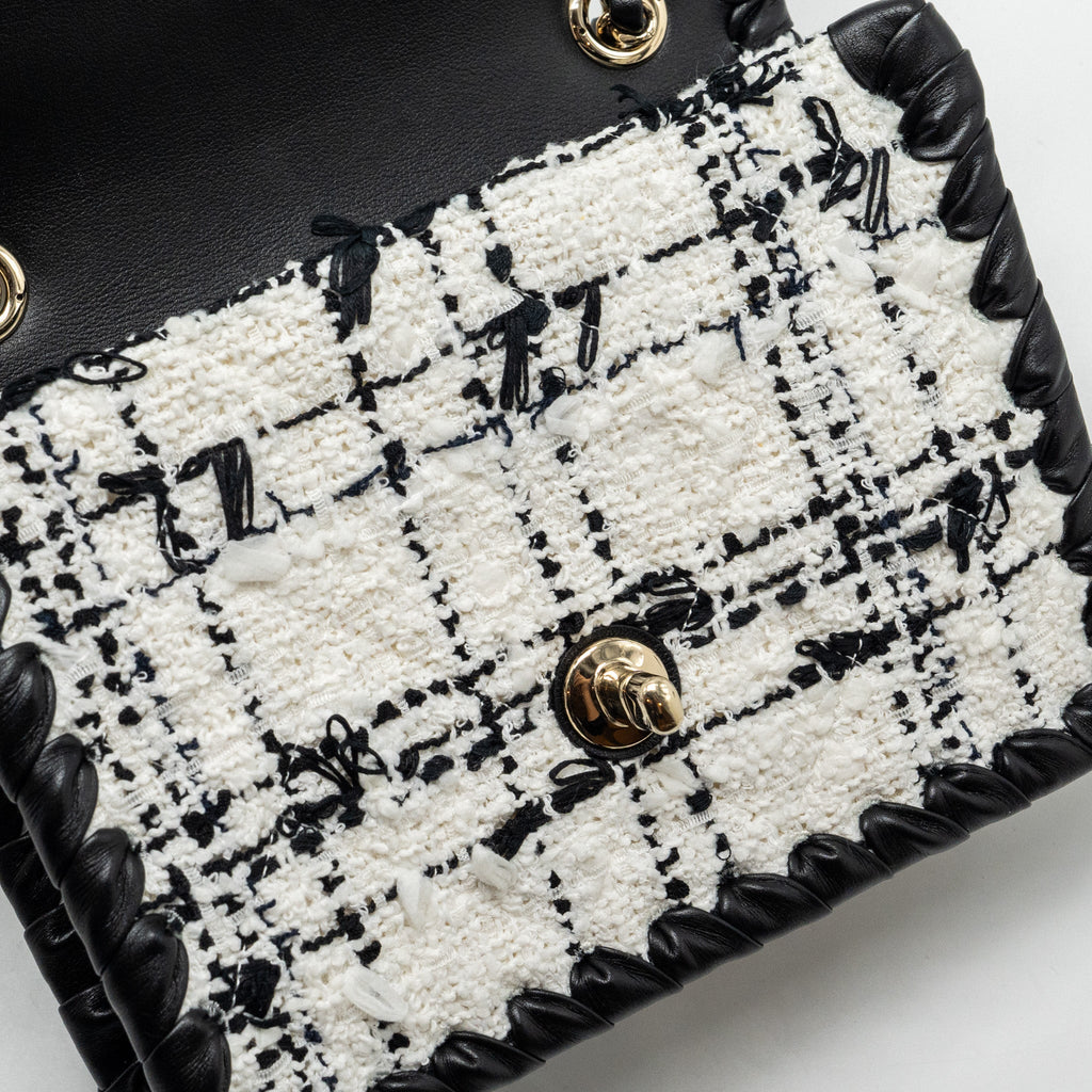 CHANEL SEASONAL MINI SQUARE FLAP BAG TWEED WHITE/BLACK LGHW (MICROCHIP)